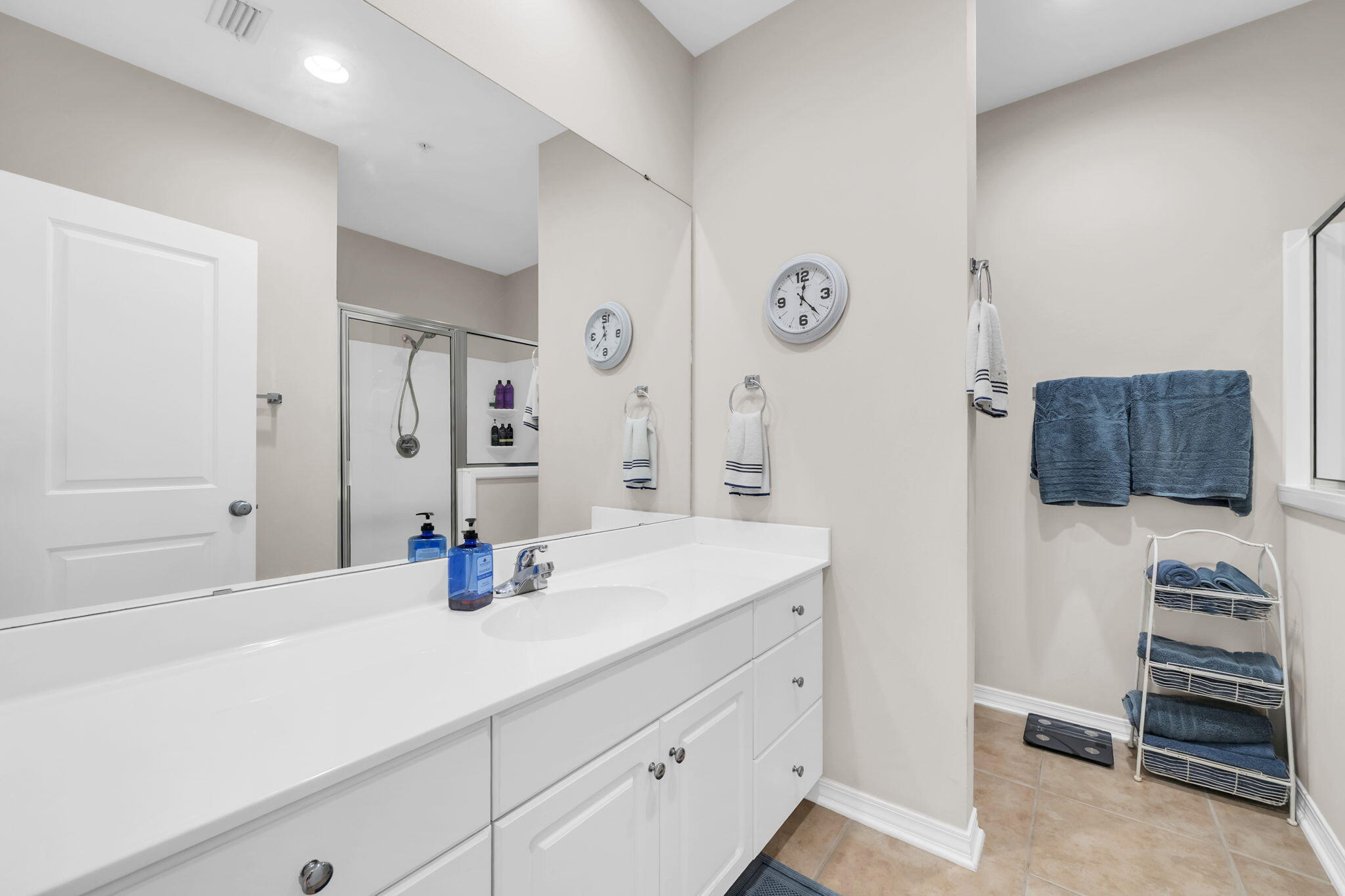 PARADISE POINT T/H - Residential