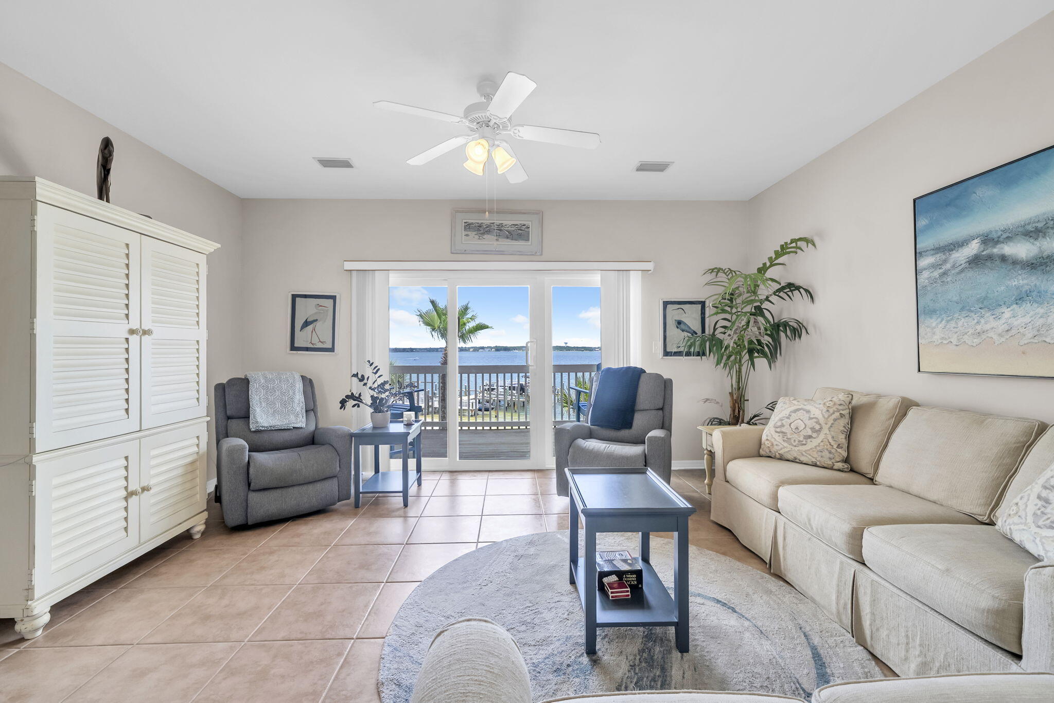 PARADISE POINT T/H - Residential