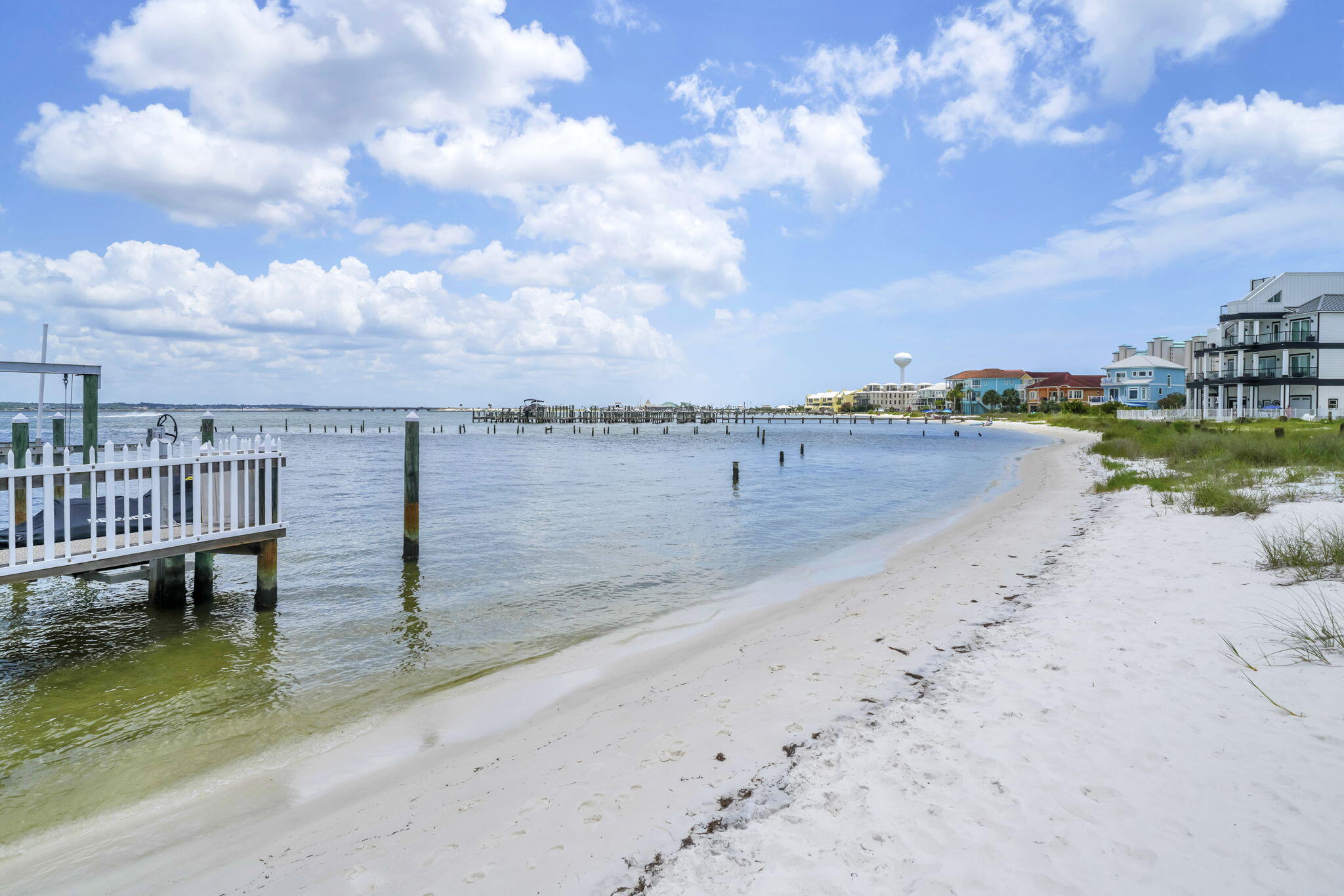PARADISE POINT T/H - Residential