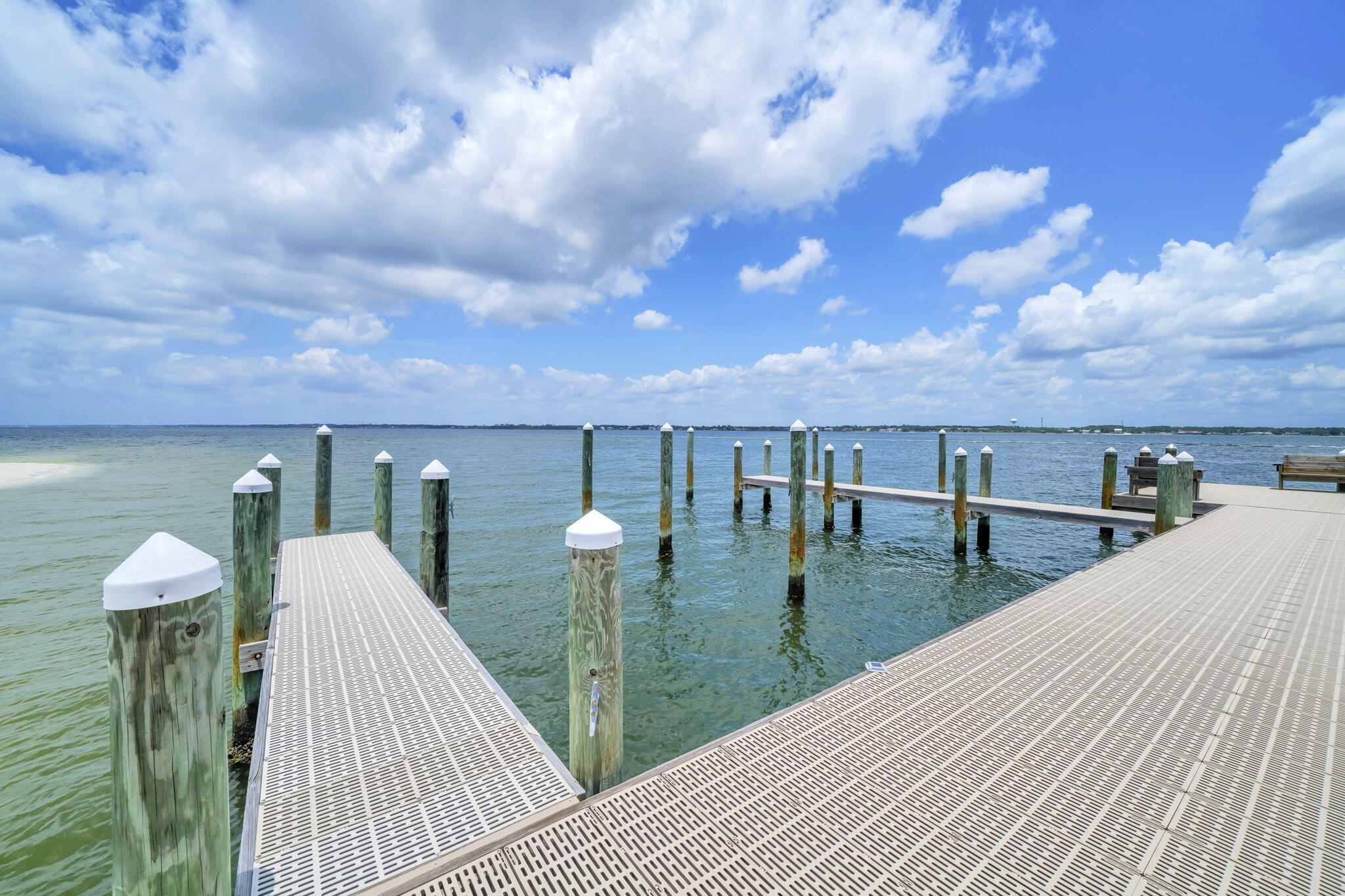 PARADISE POINT T/H - Residential