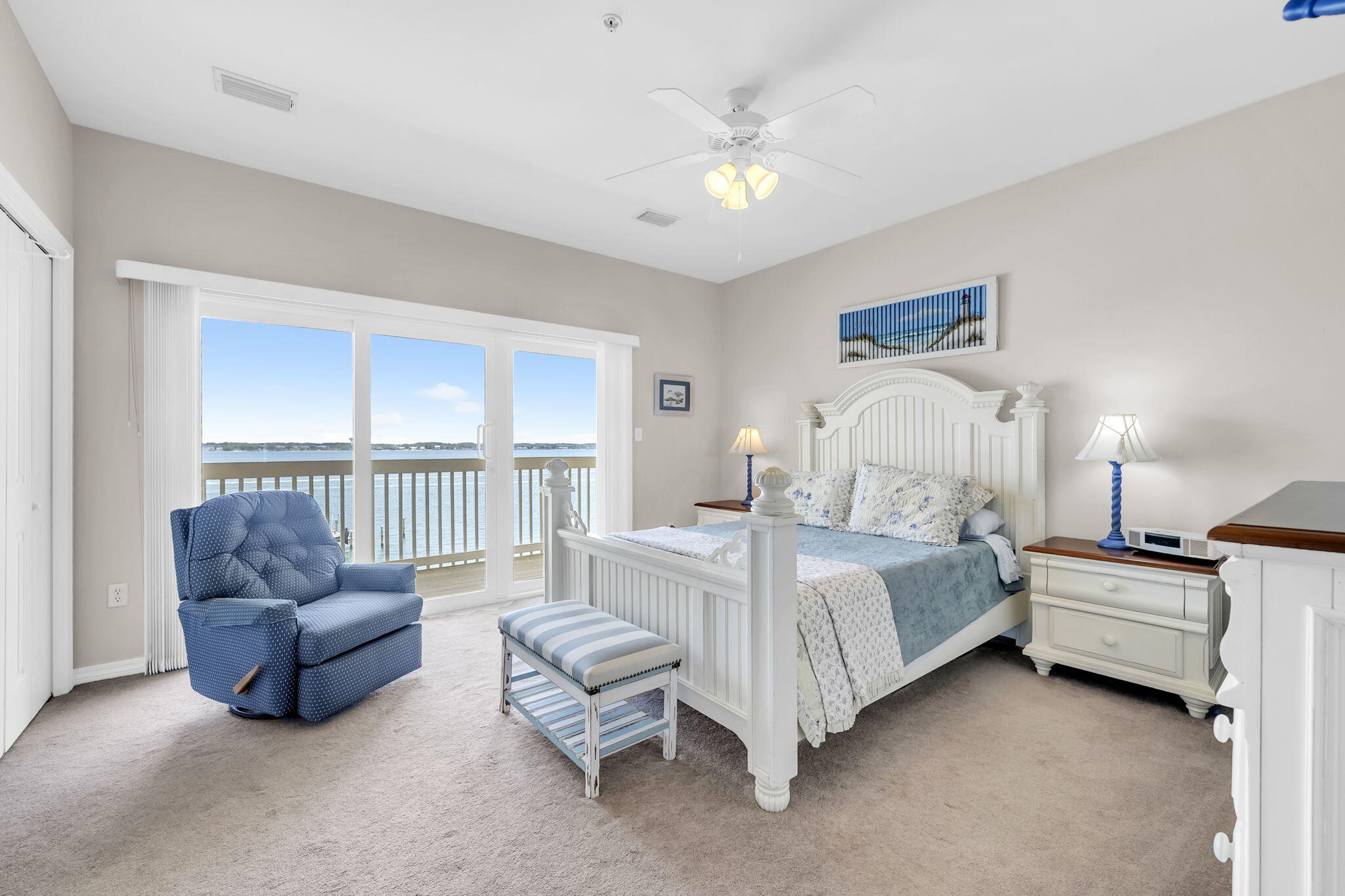 PARADISE POINT T/H - Residential