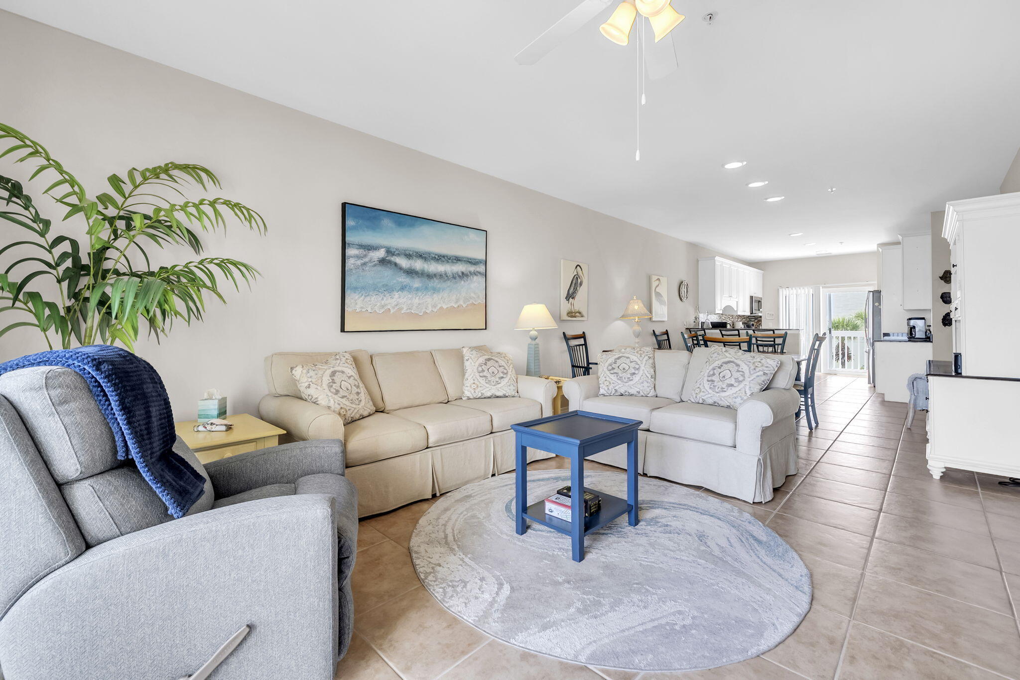 PARADISE POINT T/H - Residential
