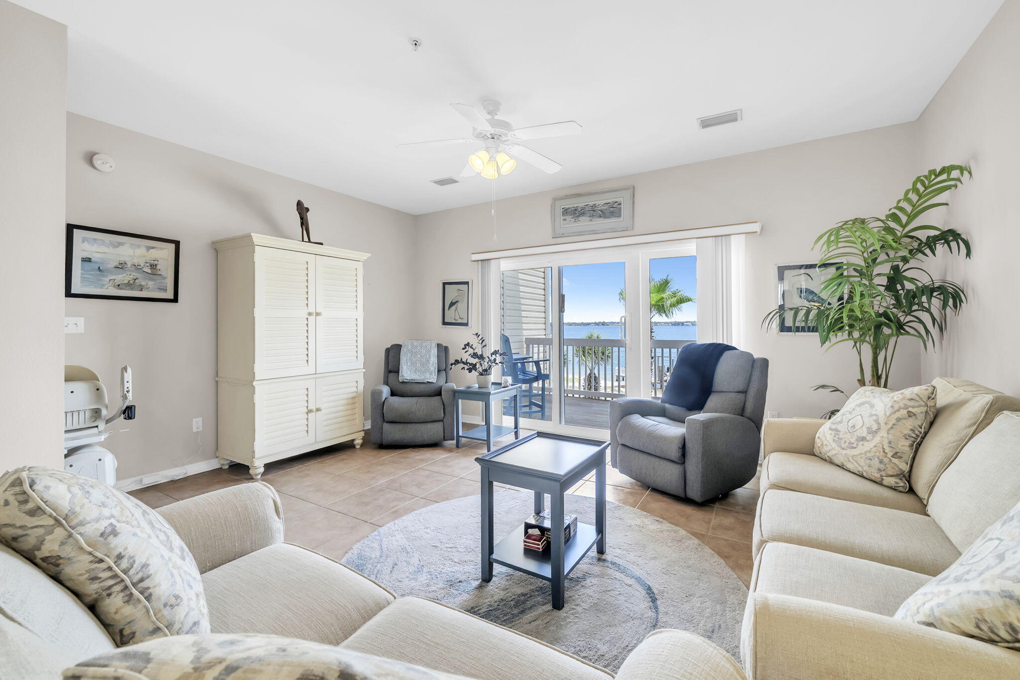 PARADISE POINT T/H - Residential