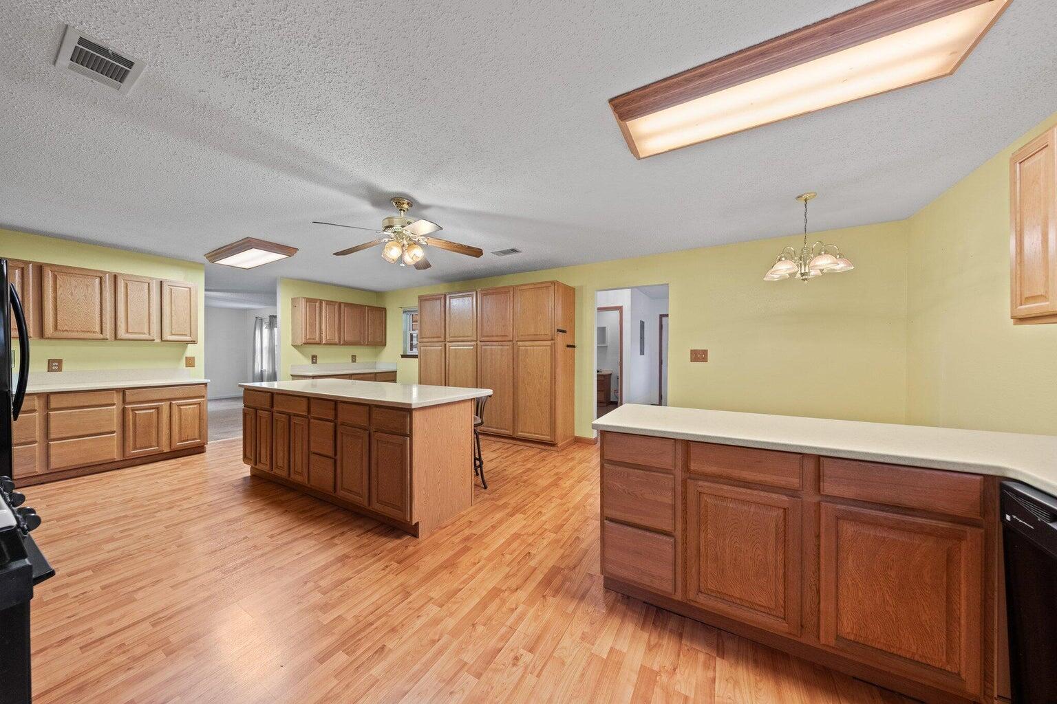 METES & BOUNDS - Residential Lease