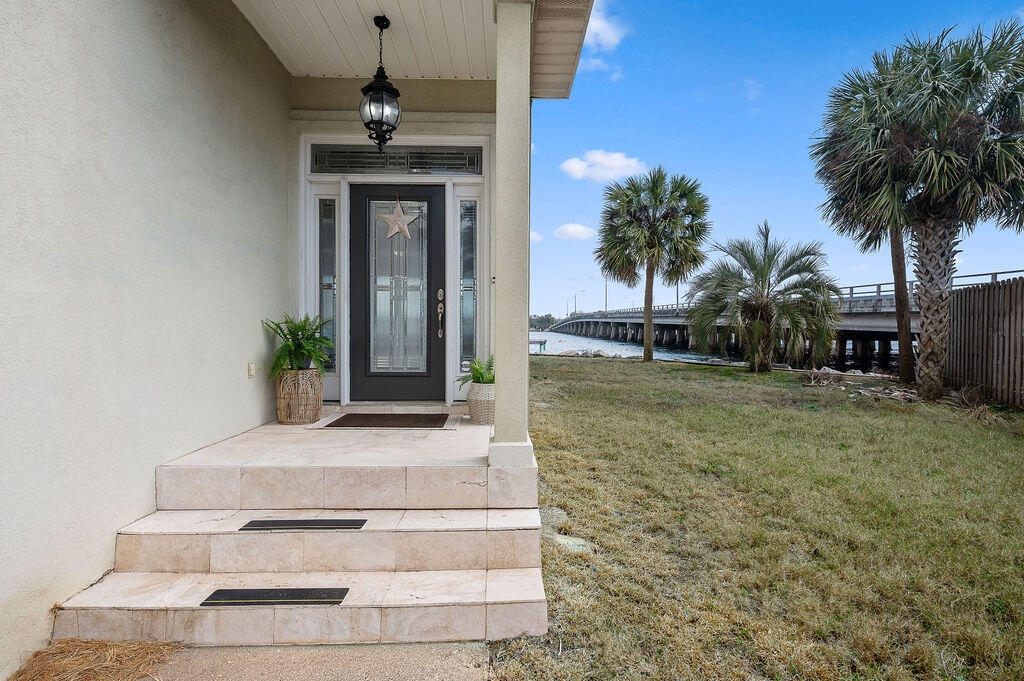 LIGHTHOUSE POINTE - Residential