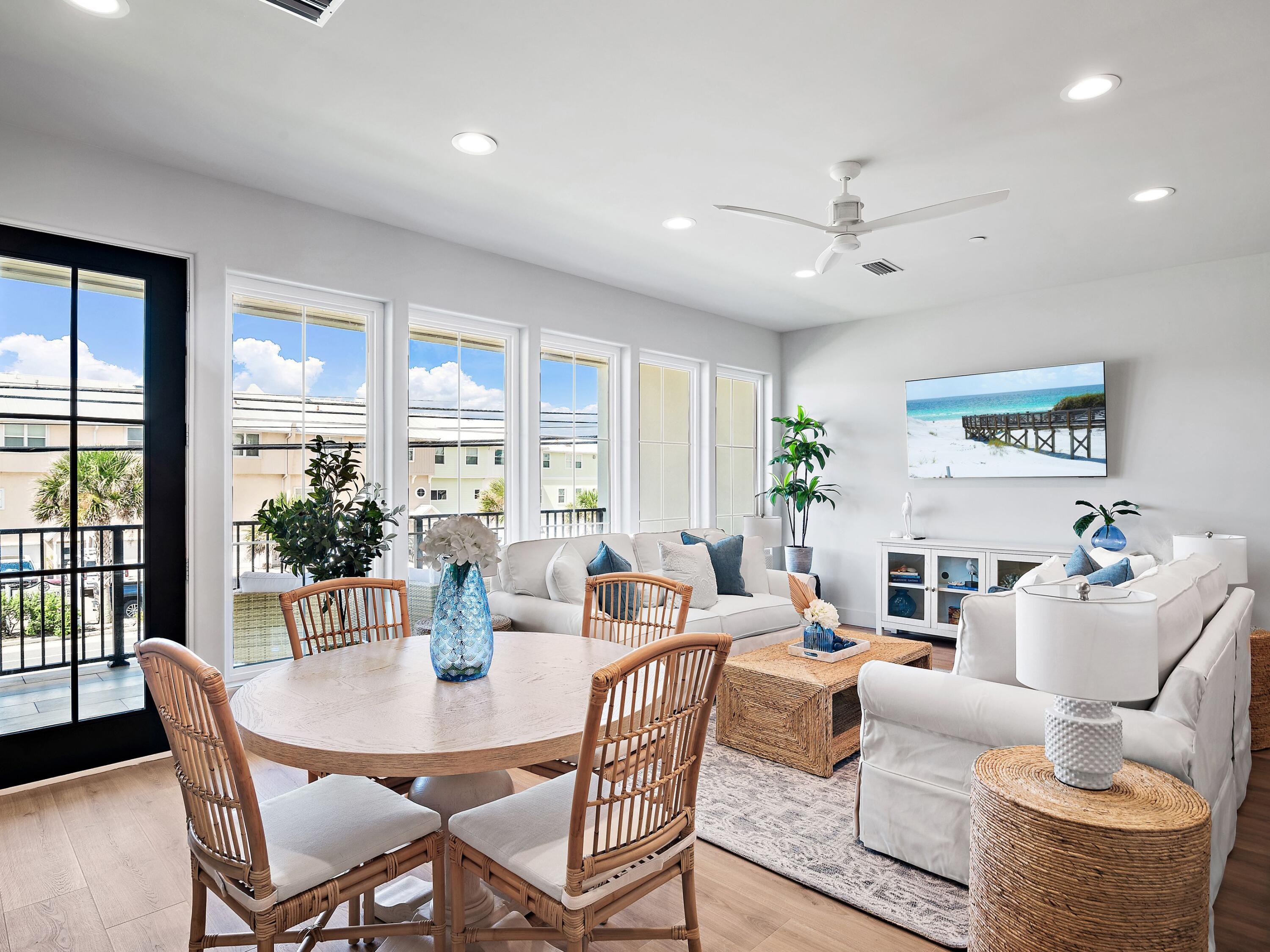 DeLuna Place Townhomes - Residential