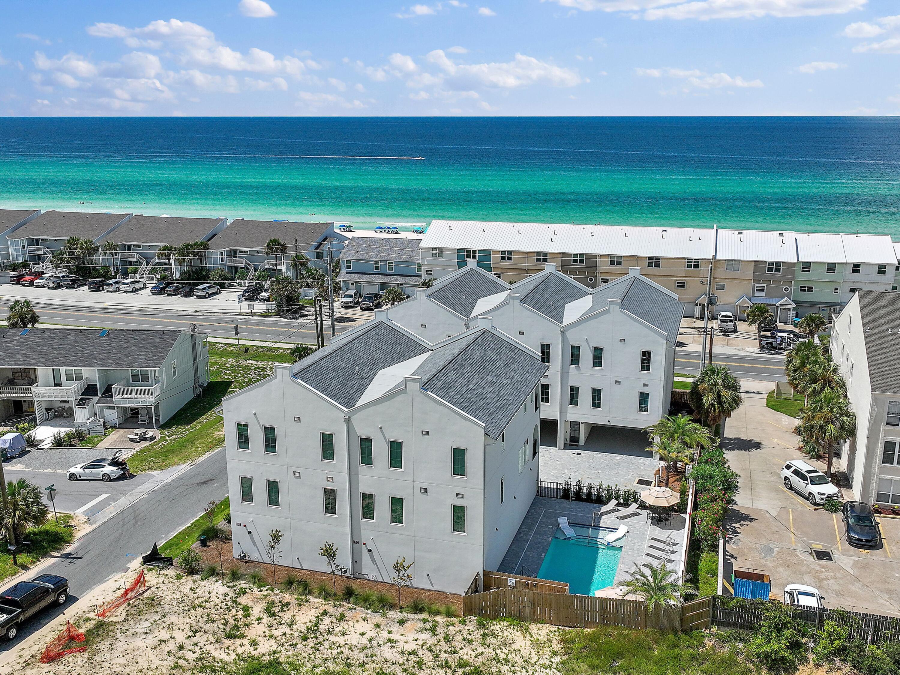 DeLuna Place Townhomes - Residential