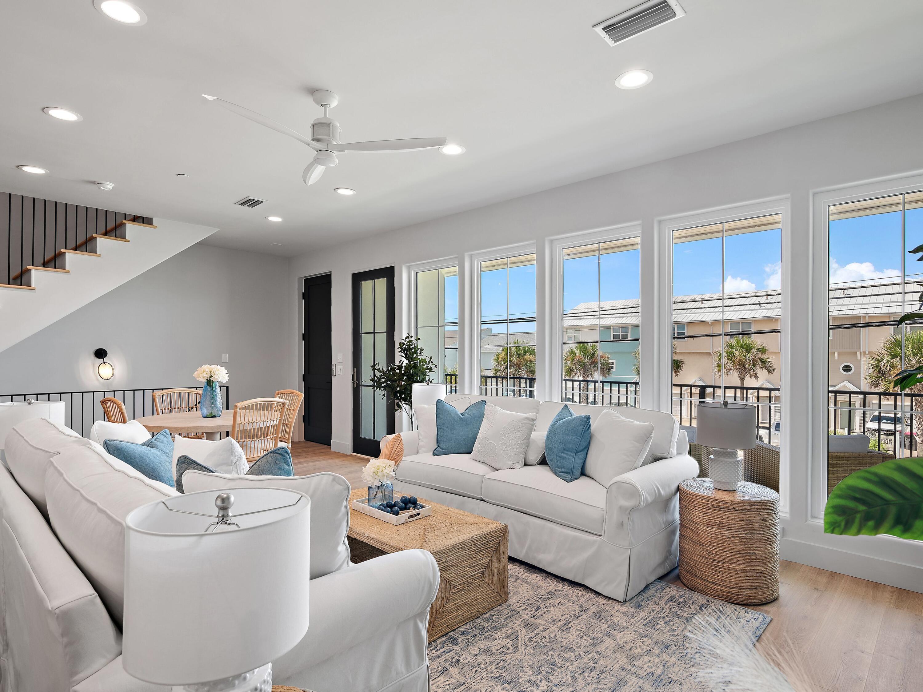 DeLuna Place Townhomes - Residential