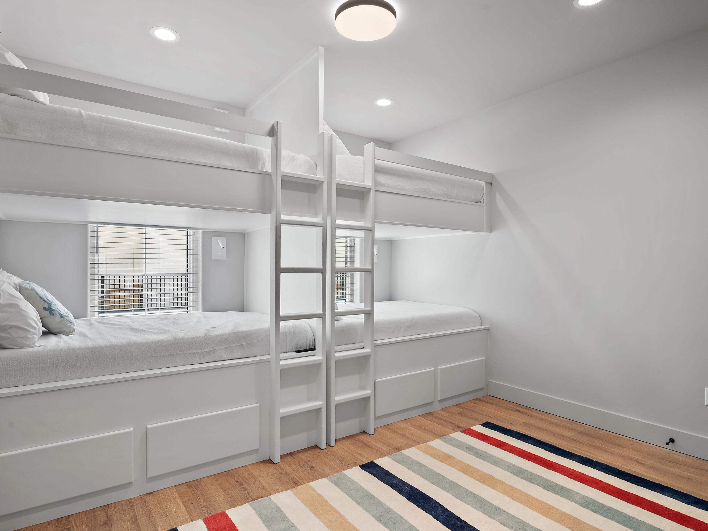 DeLuna Place Townhomes - Residential