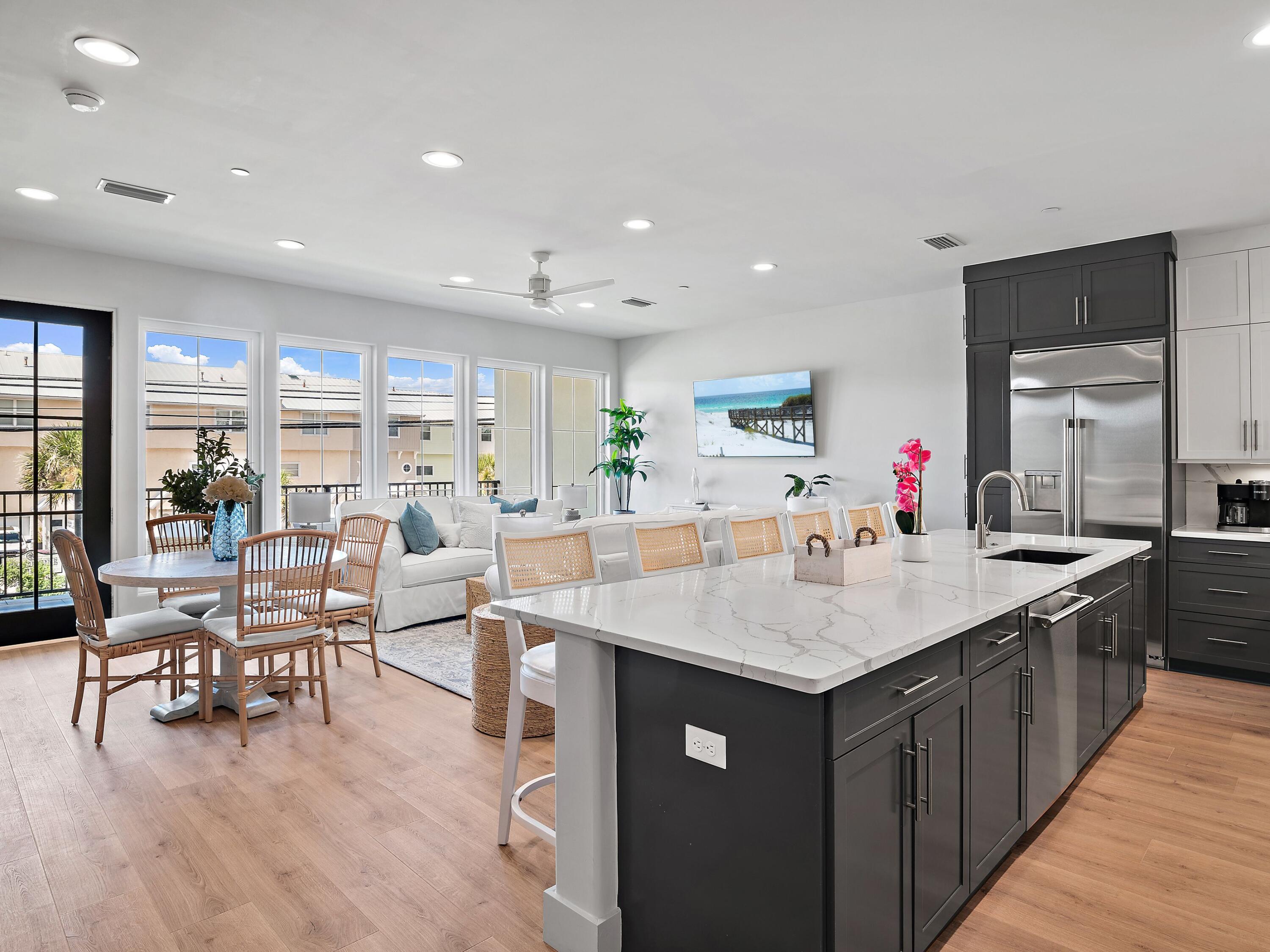 DeLuna Place Townhomes - Residential