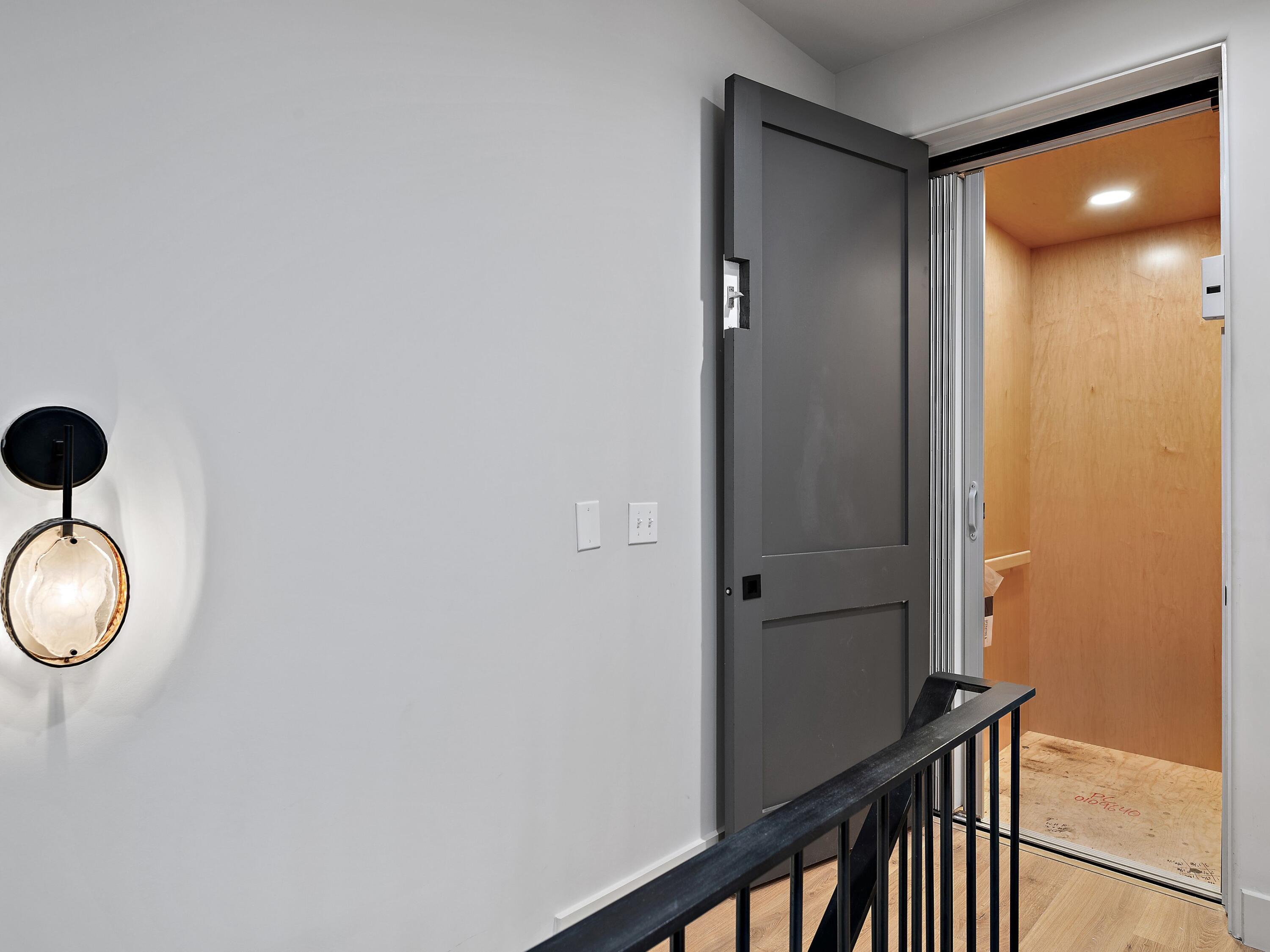 DeLuna Place Townhomes - Residential