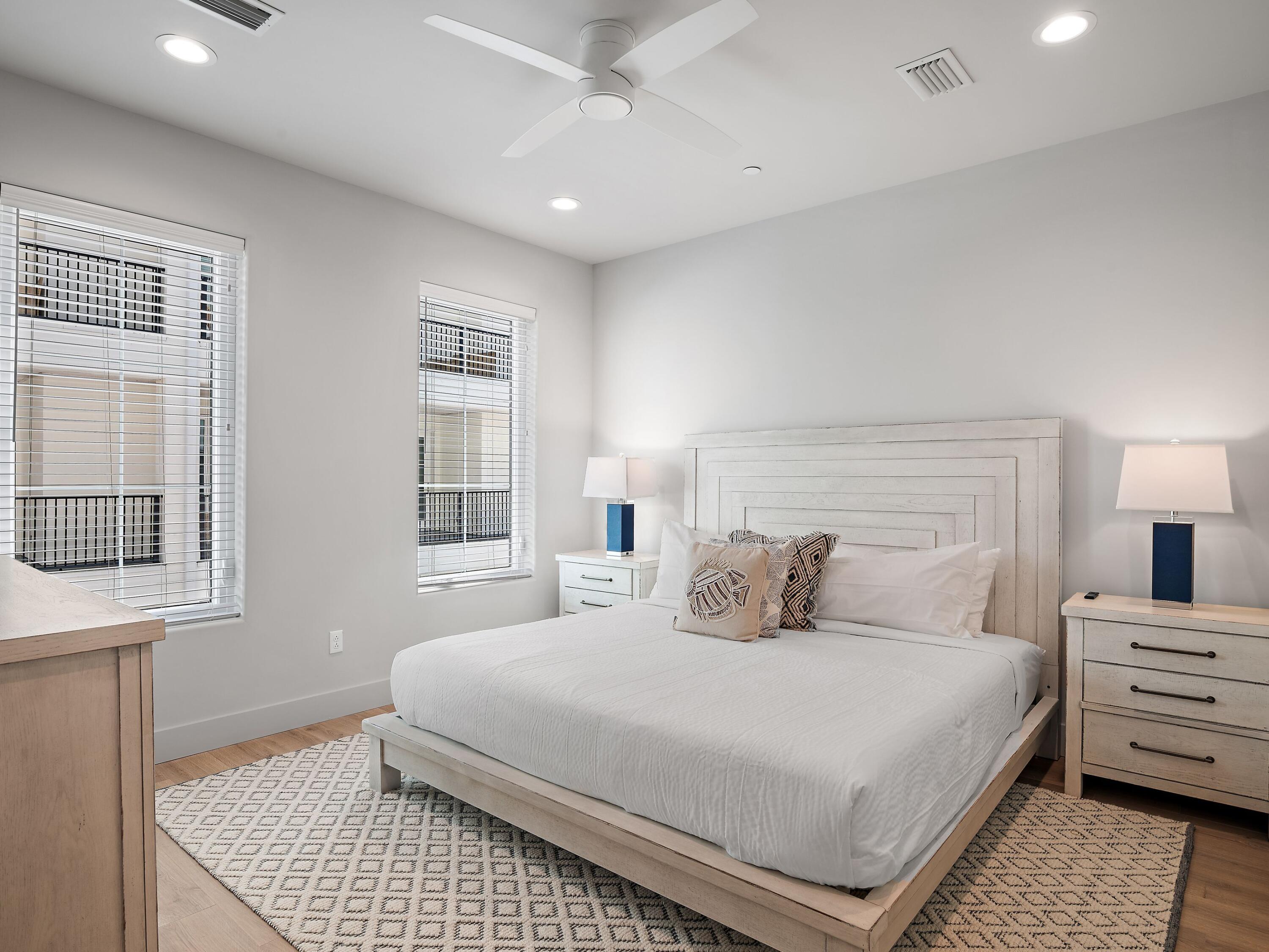 DeLuna Place Townhomes - Residential