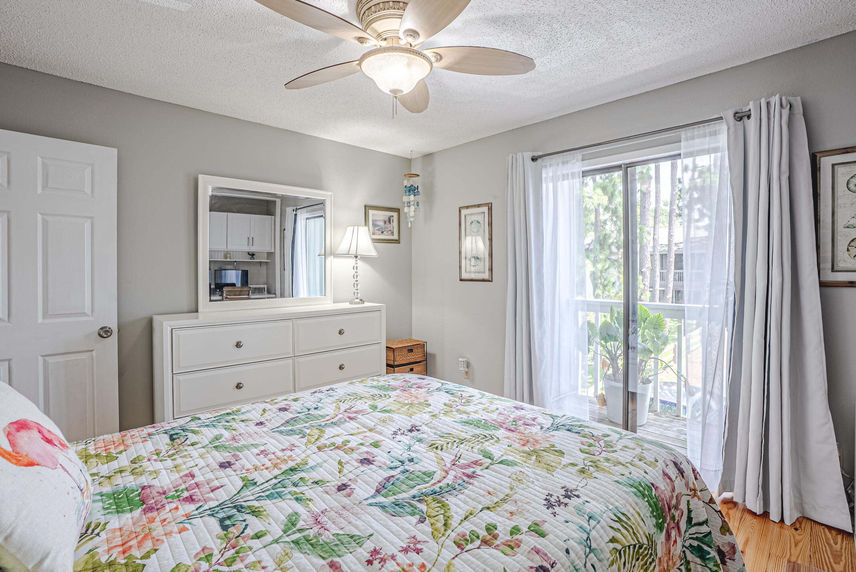 DOCKSIDE NORTH CONDO - Residential