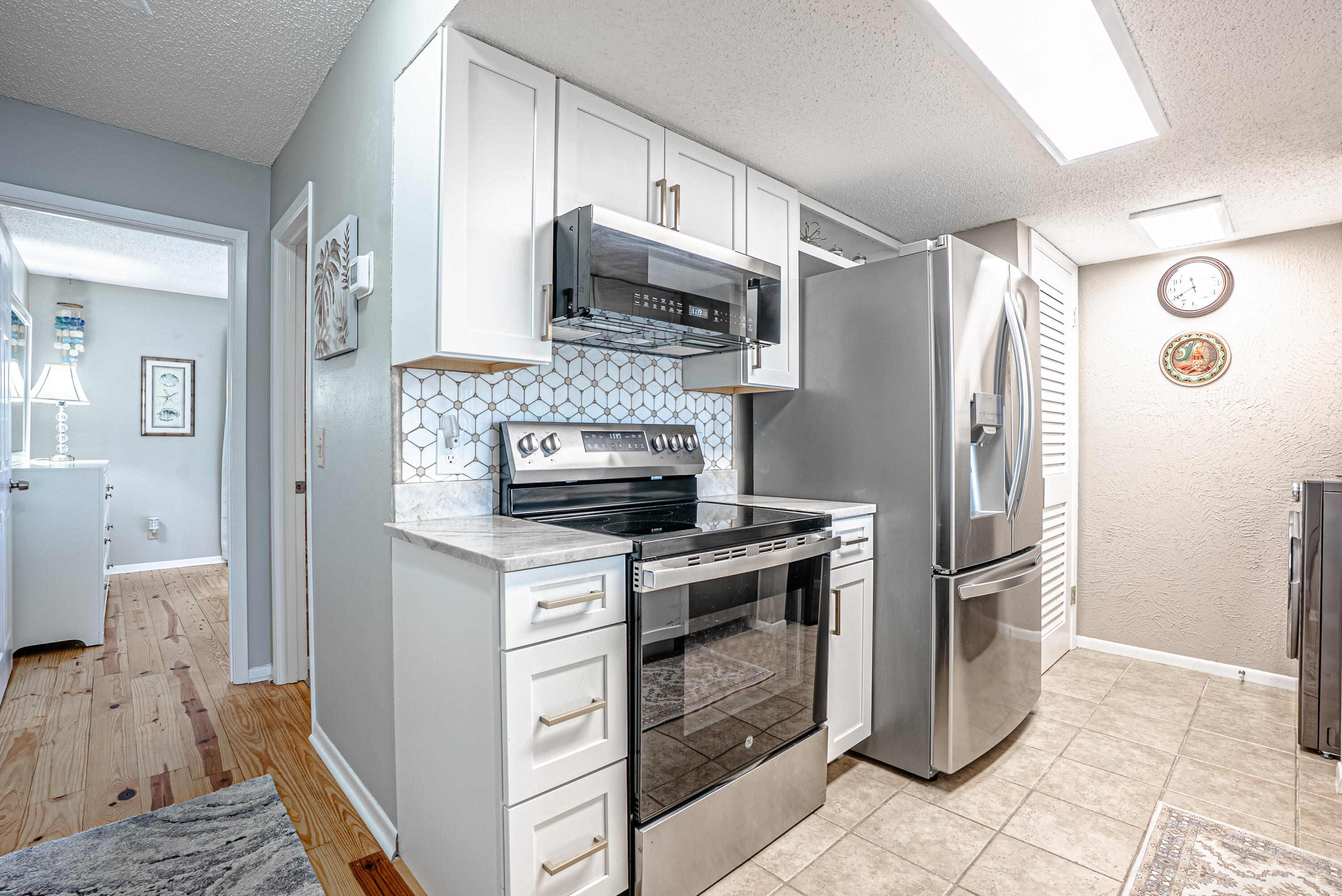 DOCKSIDE NORTH CONDO - Residential