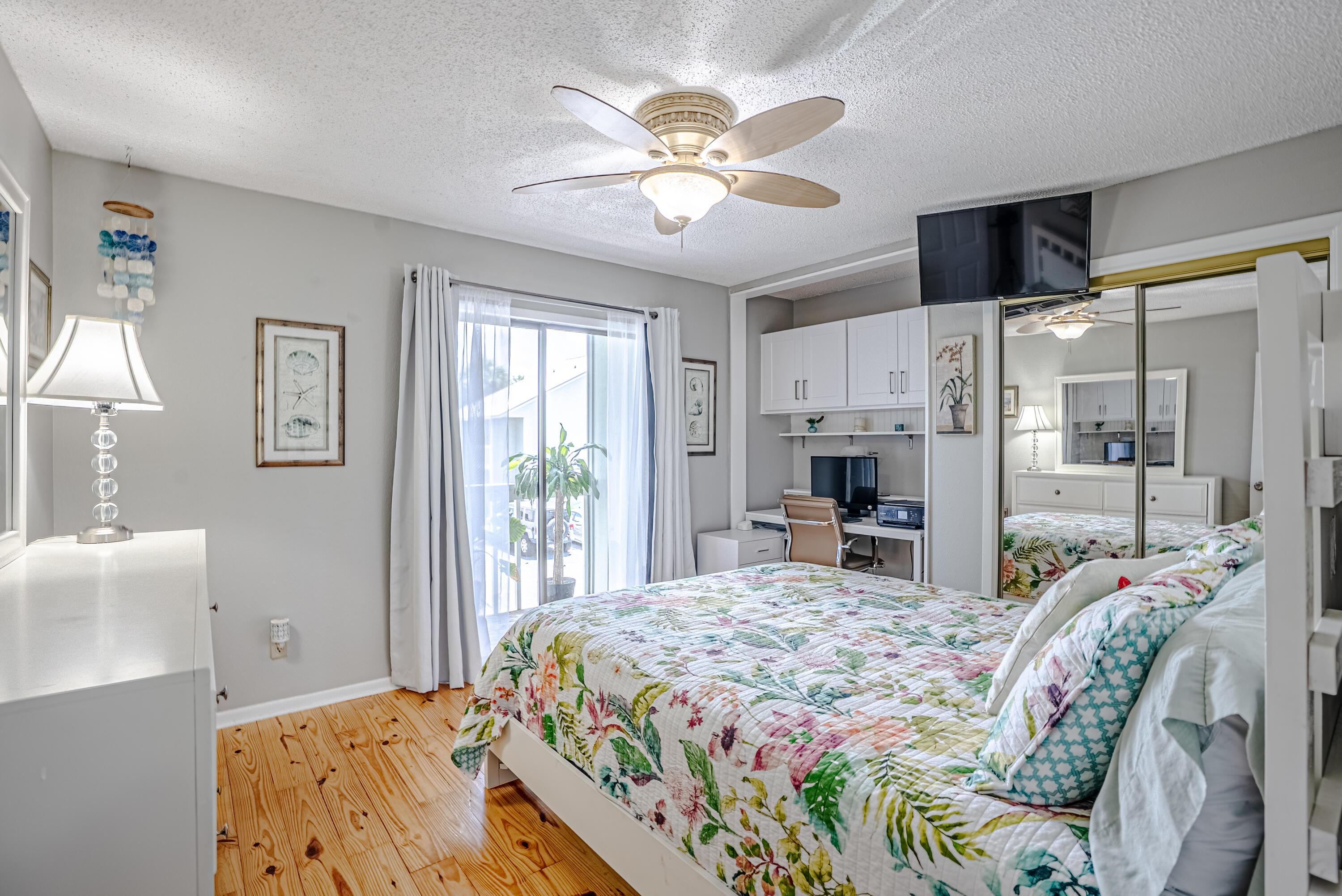 DOCKSIDE NORTH CONDO - Residential