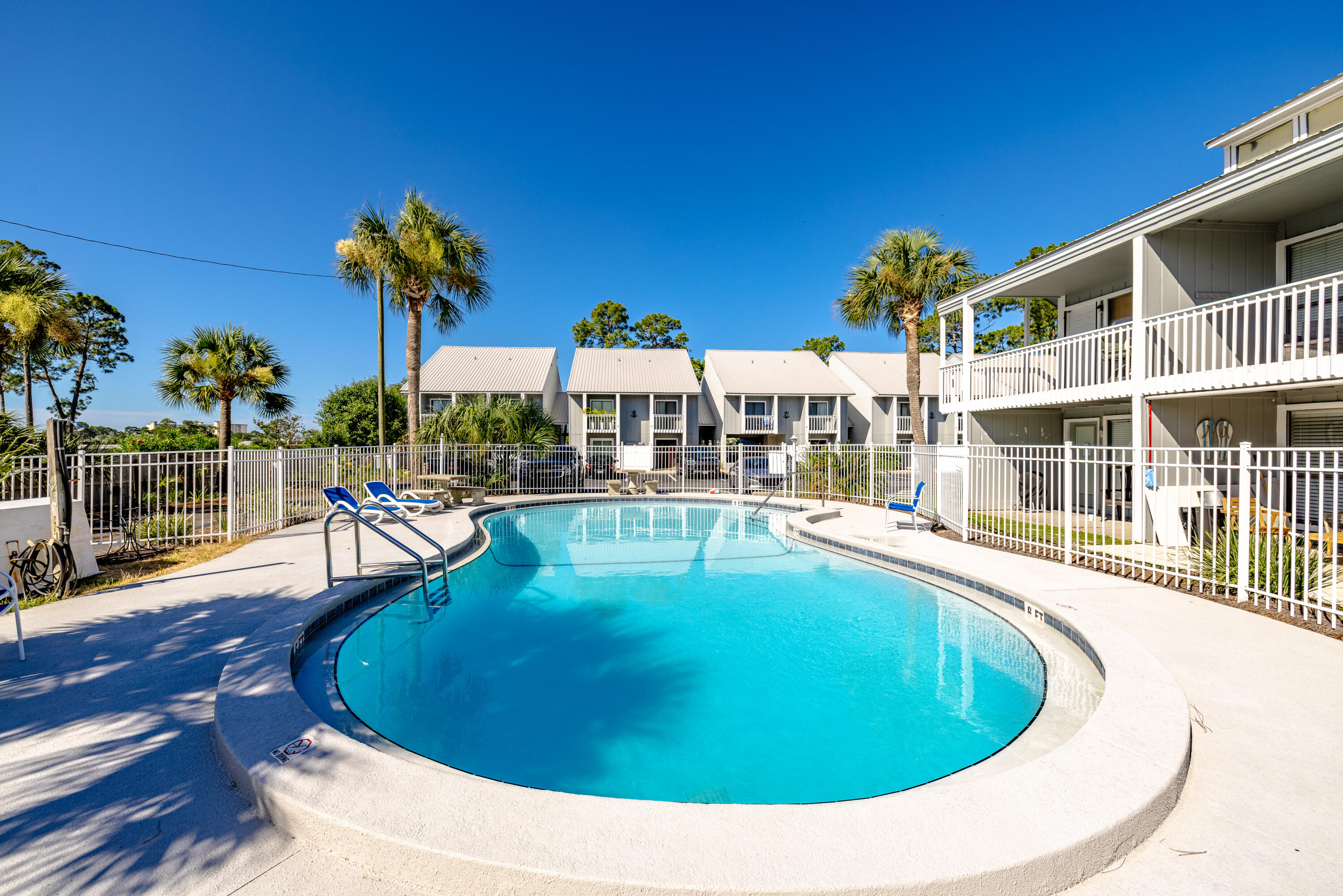 DOCKSIDE NORTH CONDO - Residential