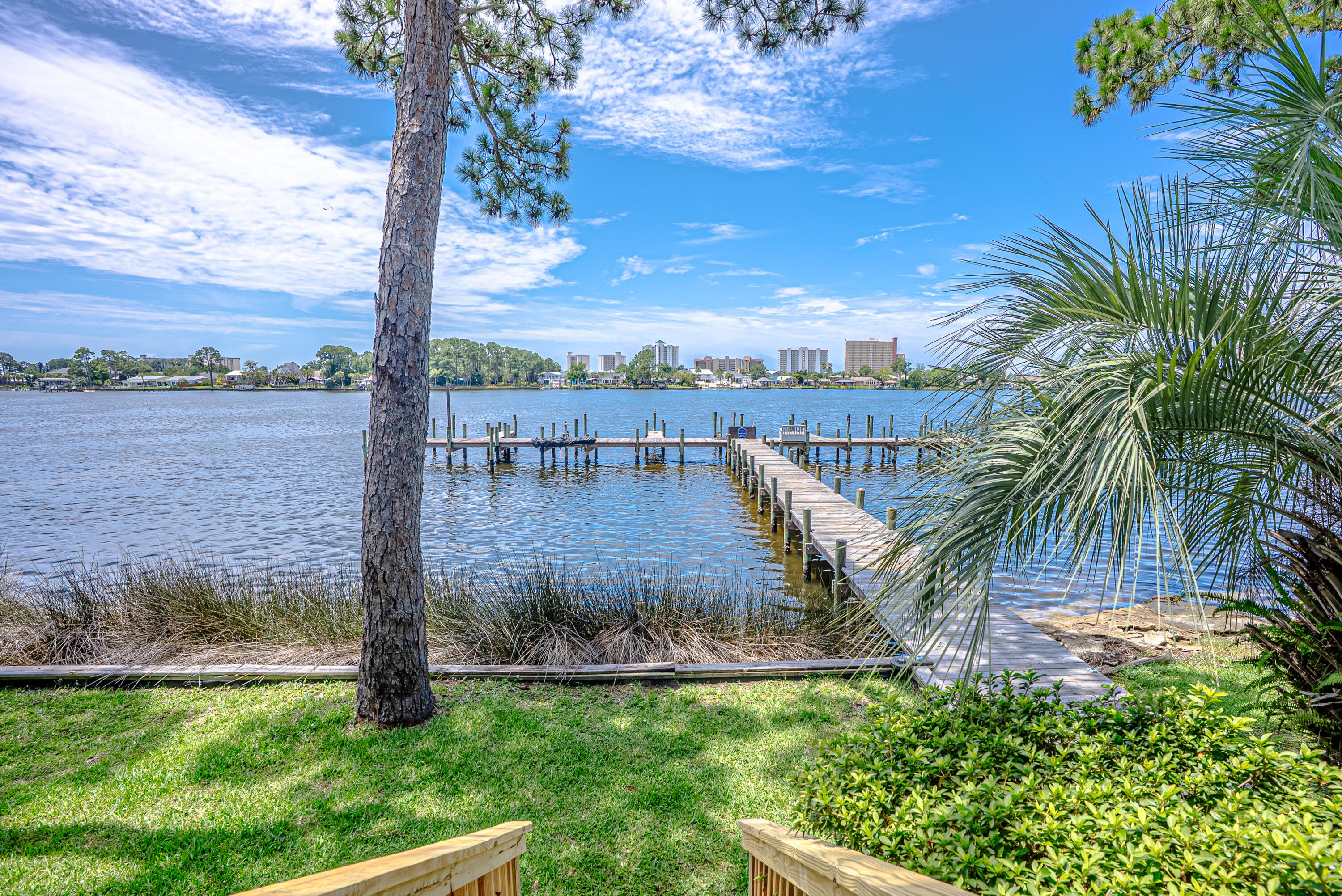 DOCKSIDE NORTH CONDO - Residential