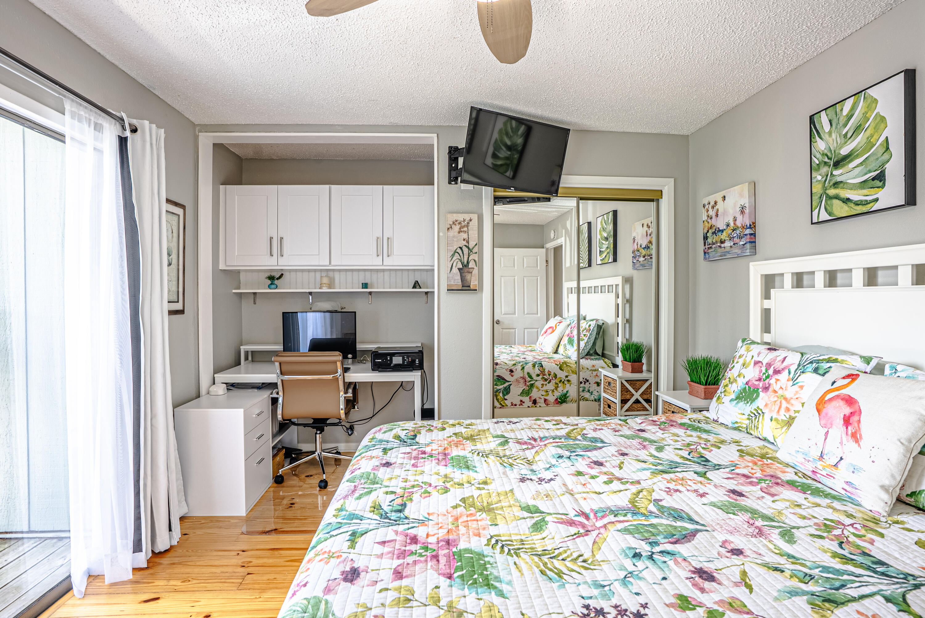 DOCKSIDE NORTH CONDO - Residential