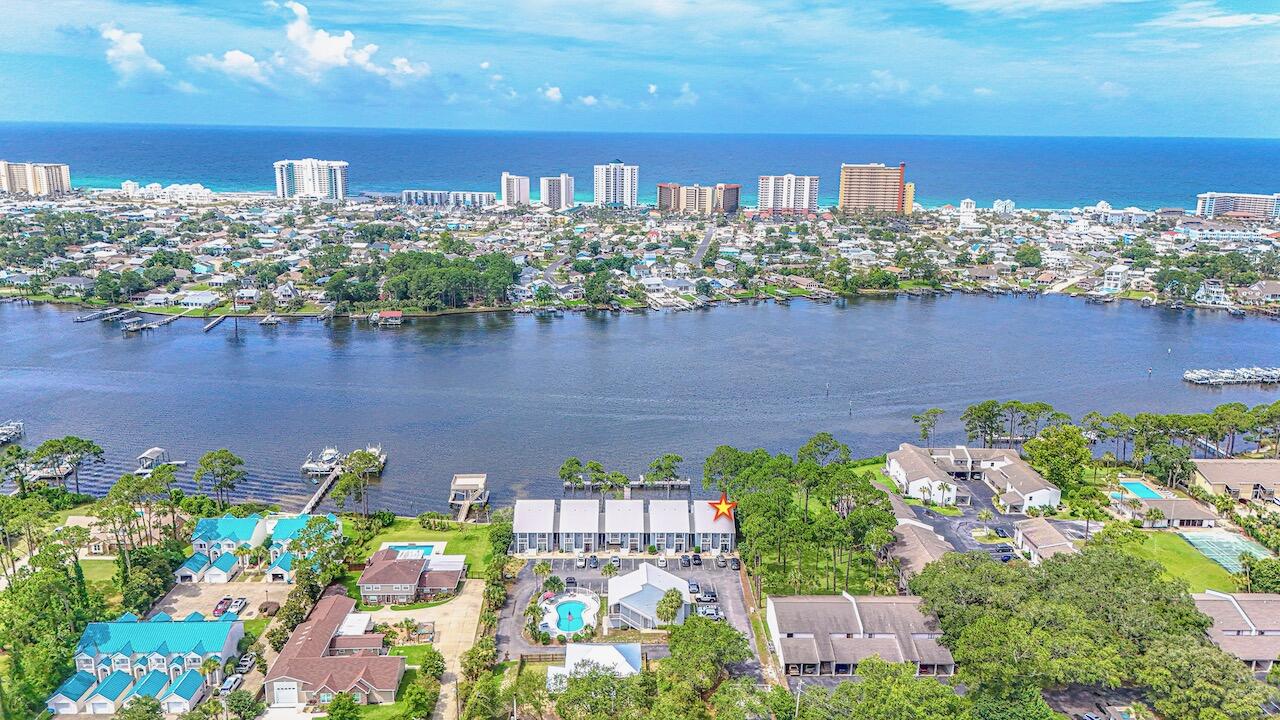 DOCKSIDE NORTH CONDO - Residential