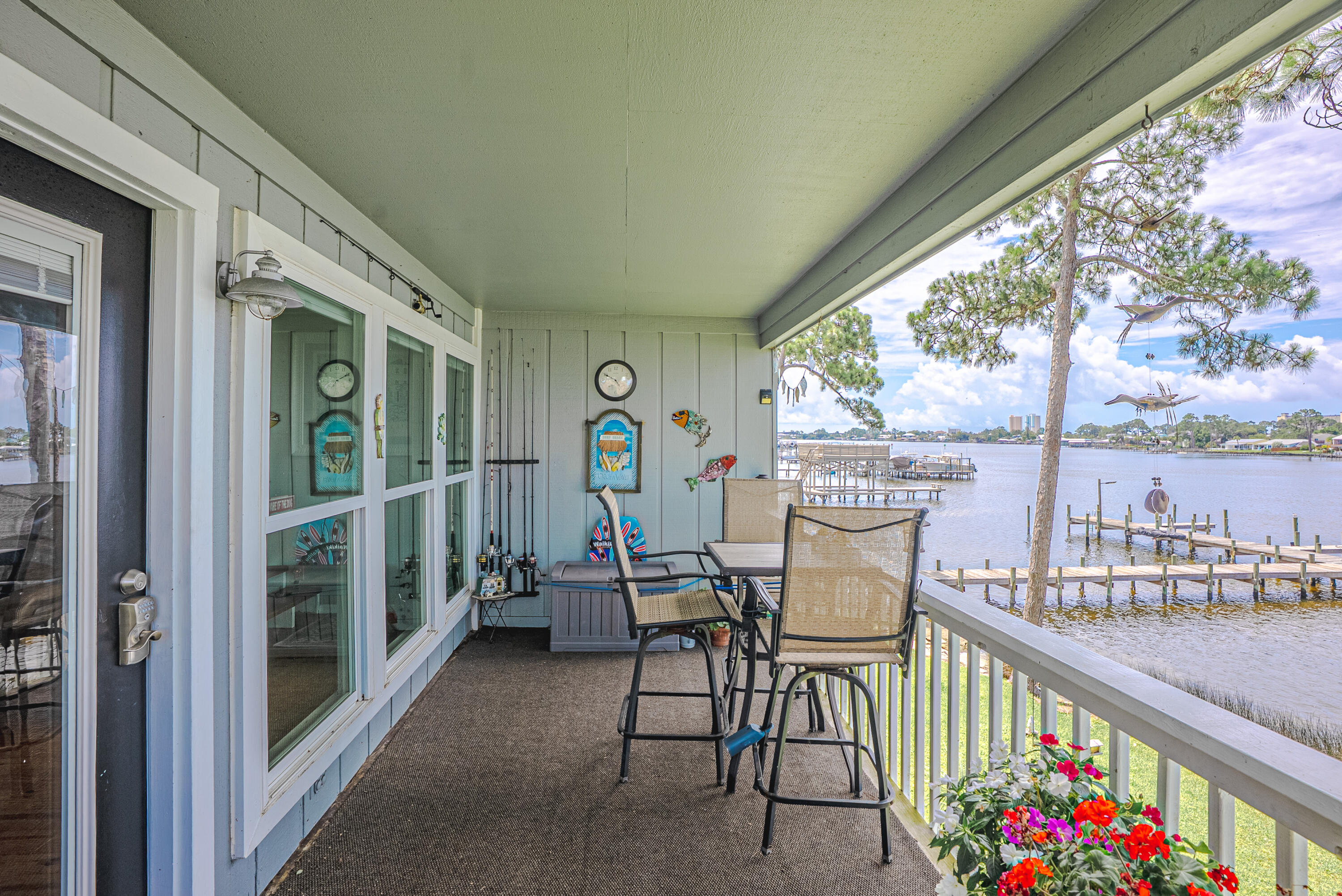 DOCKSIDE NORTH CONDO - Residential