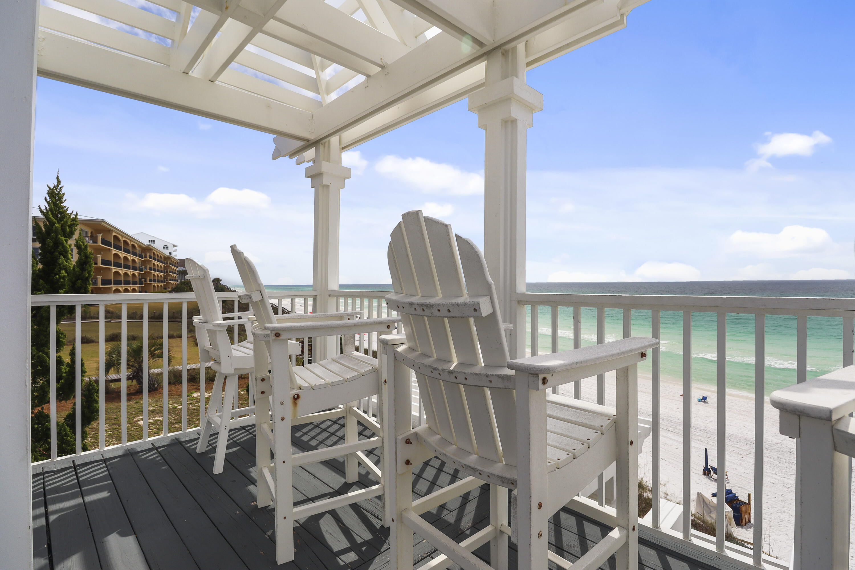 VILLAGE OF WHITE CLIFFS THE - Residential