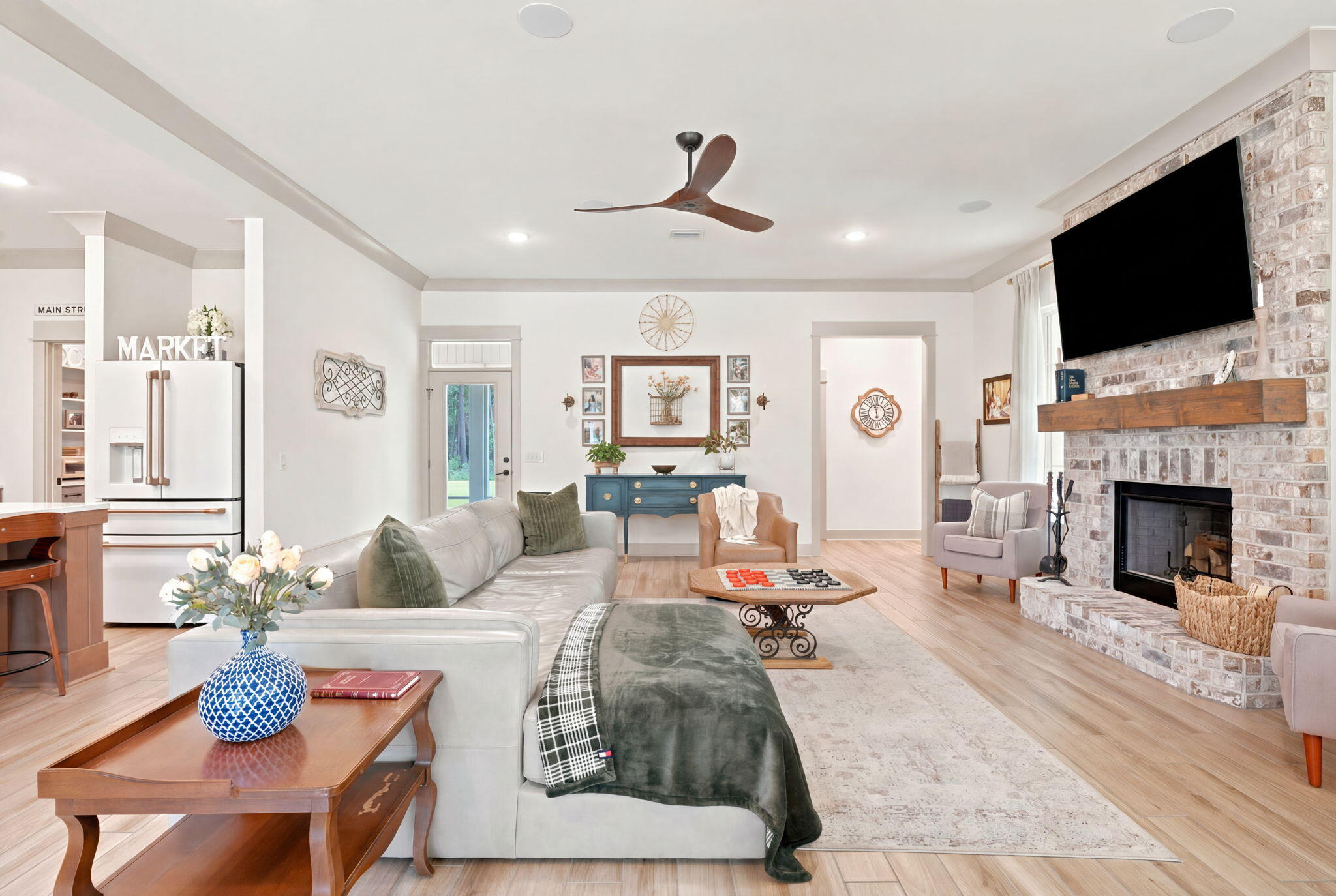 NO RECORDED SUBDIVISION - Residential
