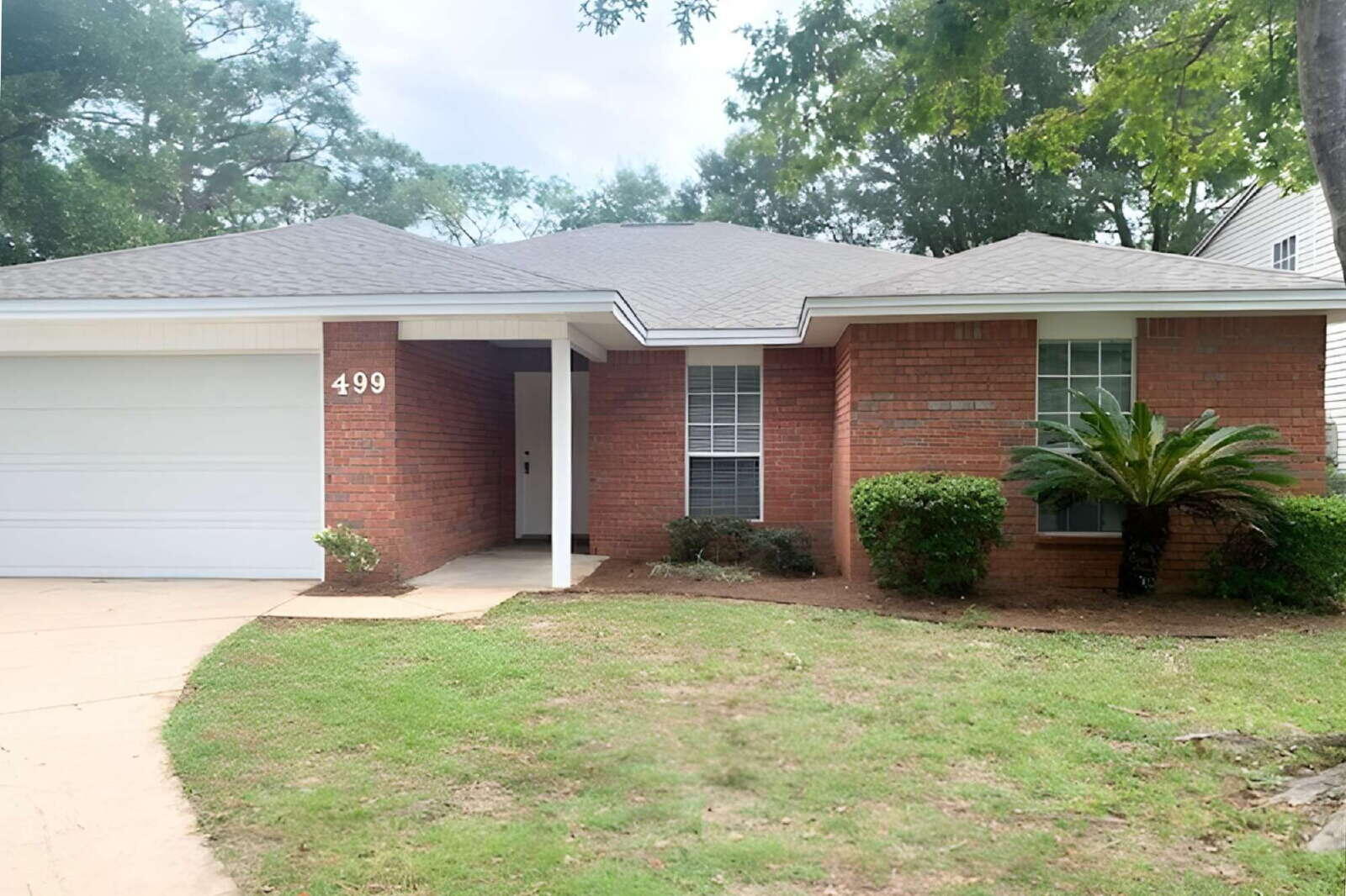 This lovely brick home is tucked away at the end of a quiet cul-de-sac, right next to the Eglin Reservation, offering both privacy and beautiful natural surroundings.
Enjoy a serene setting while still being conveniently close to Hurlburt Field base, making this an ideal location for both comfort and accessibility. Sorry no pets.