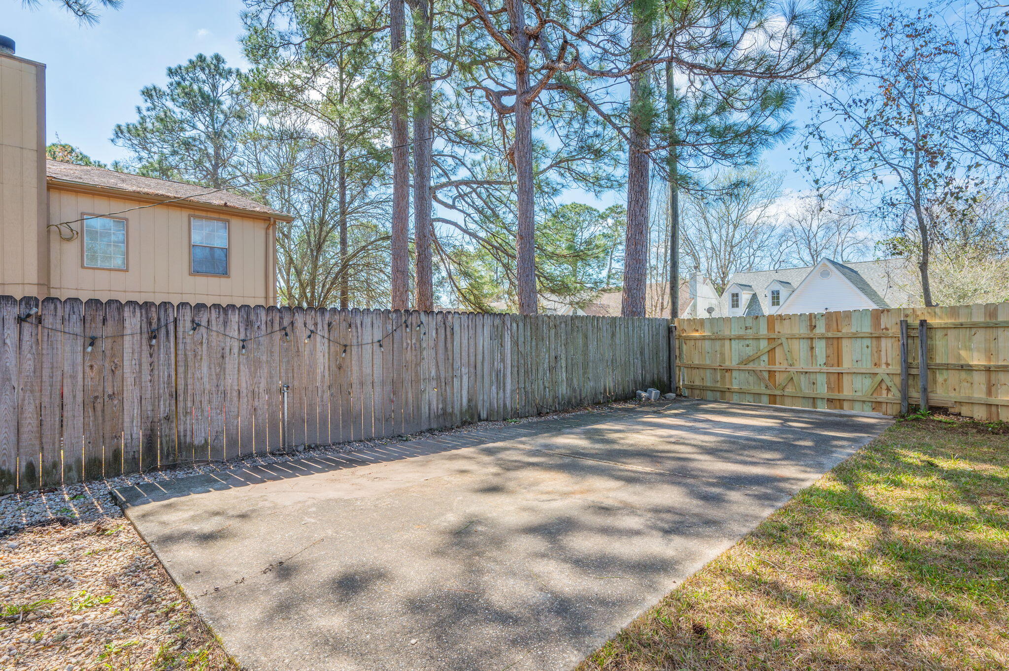 VILLAGE WEST - Residential