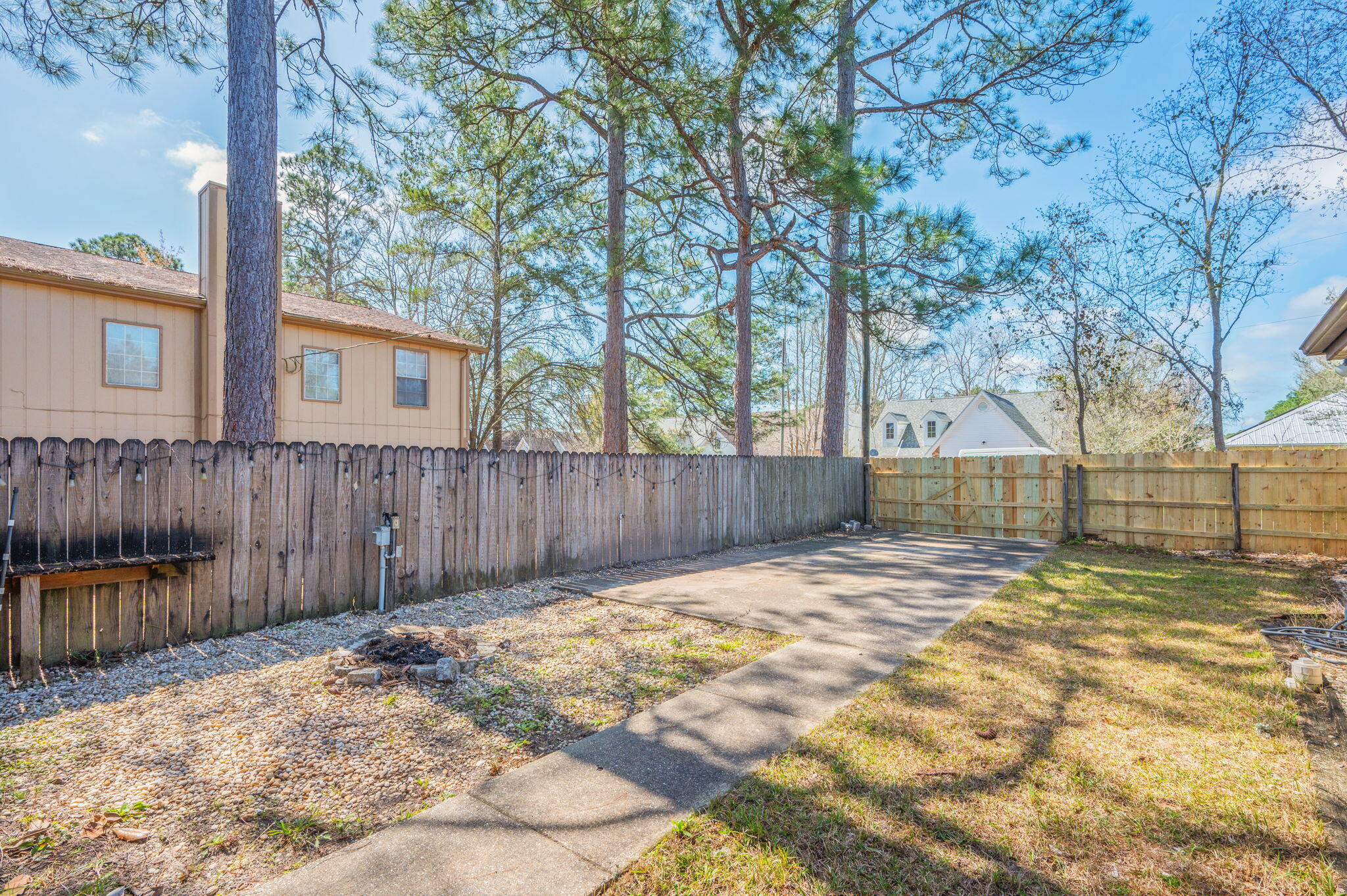 VILLAGE WEST - Residential