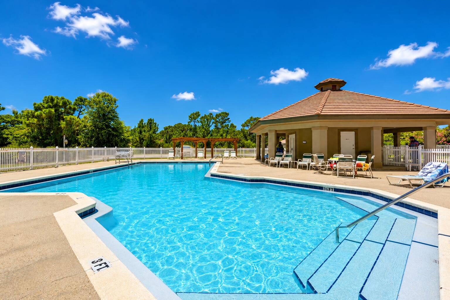 BAYWINDS GOLF ESTATES PH 3 - Residential