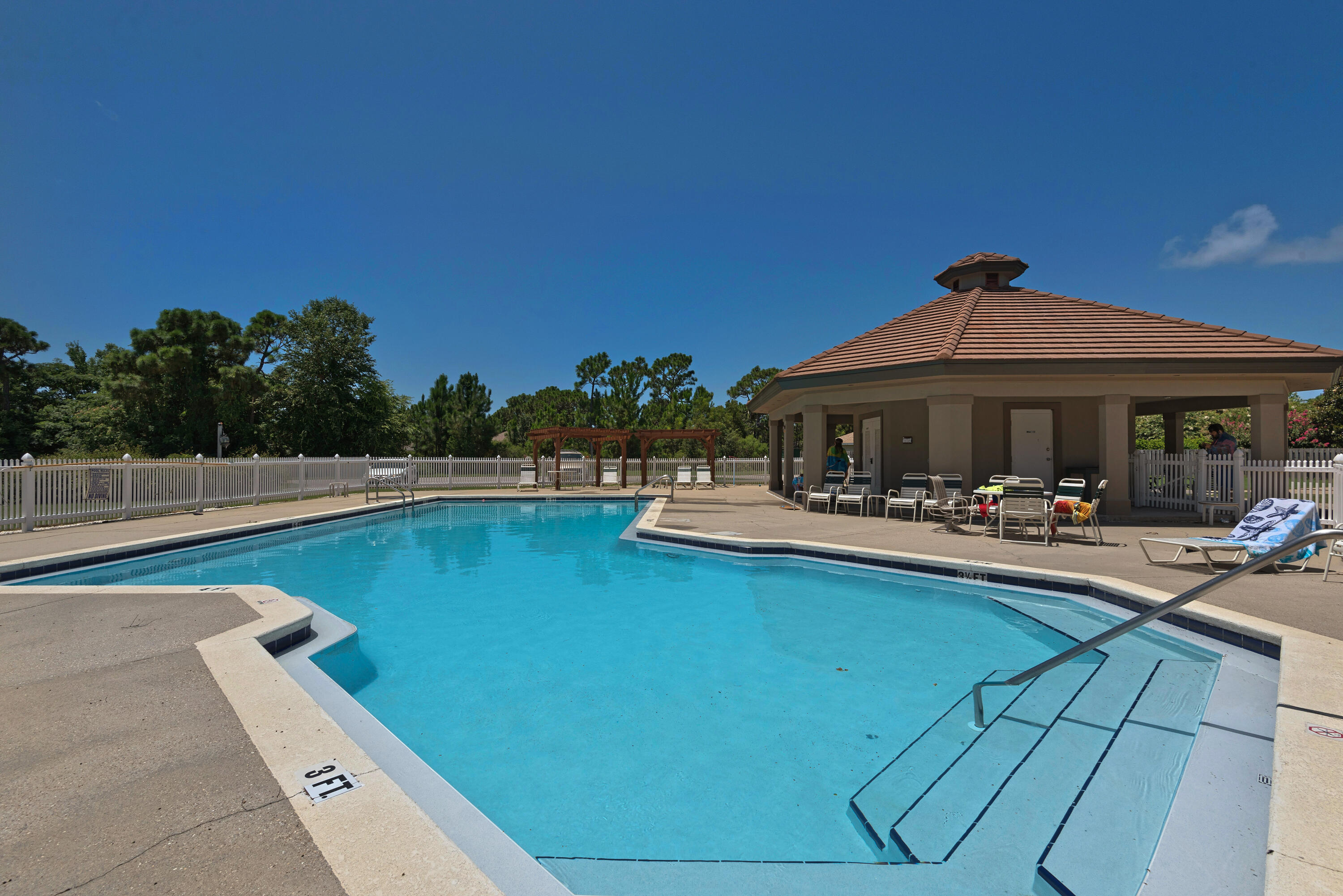 BAYWINDS GOLF ESTATES PH 3 - Residential
