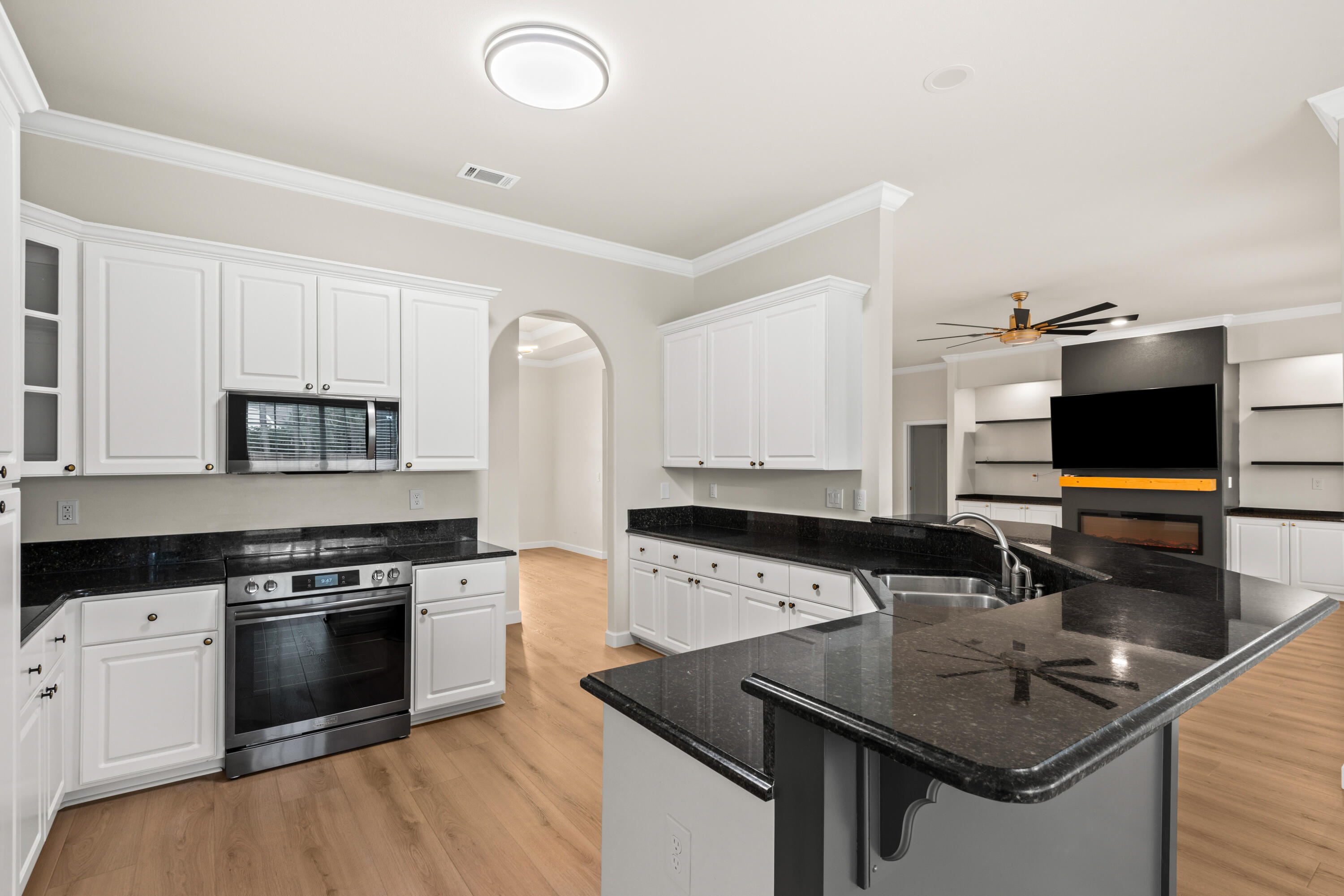 BAYWINDS GOLF ESTATES PH 3 - Residential