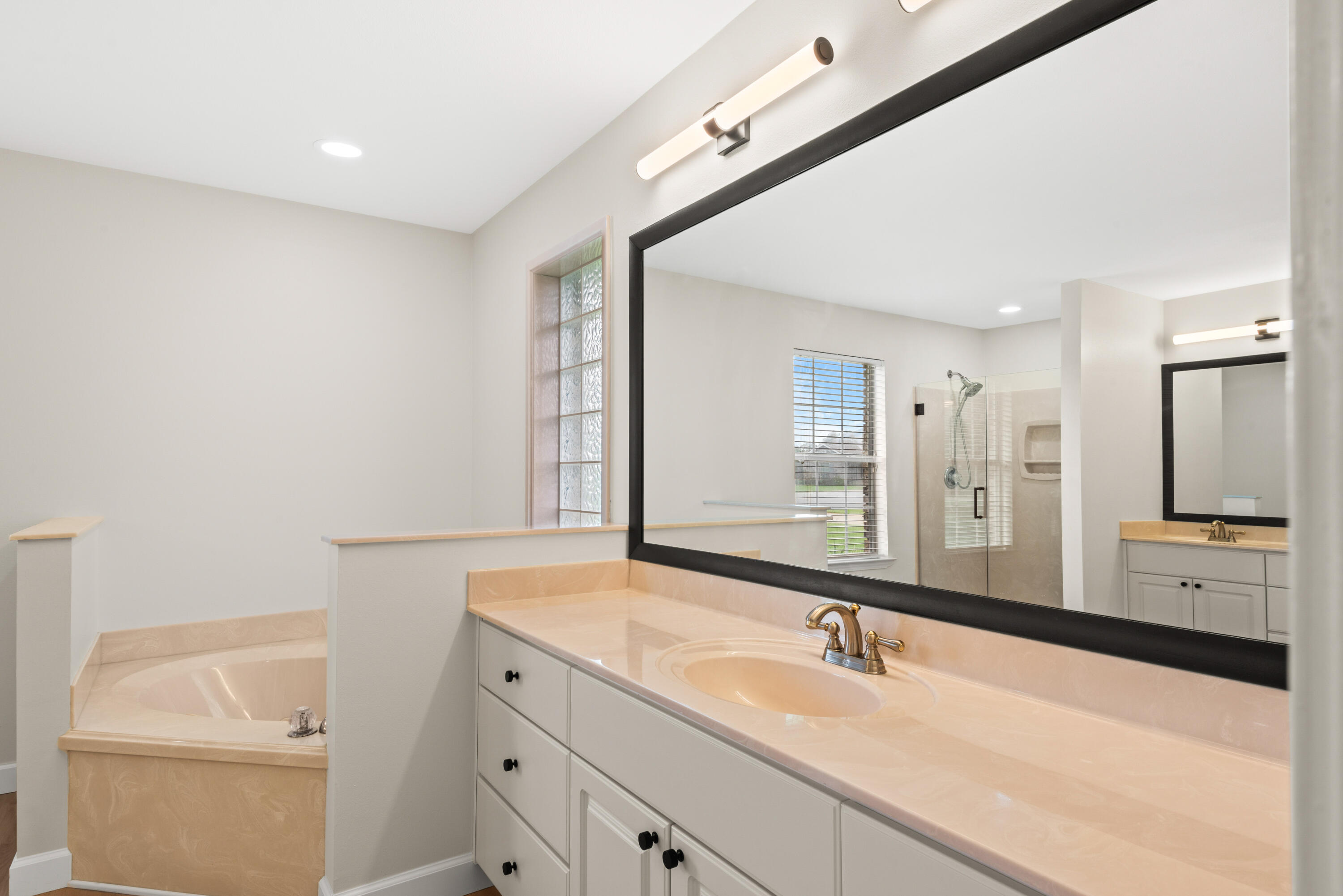 BAYWINDS GOLF ESTATES PH 3 - Residential
