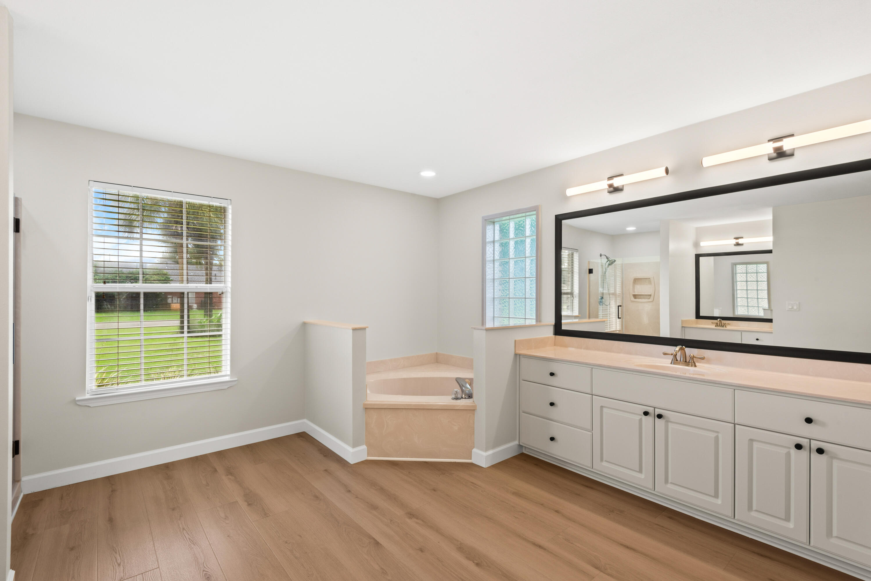 BAYWINDS GOLF ESTATES PH 3 - Residential