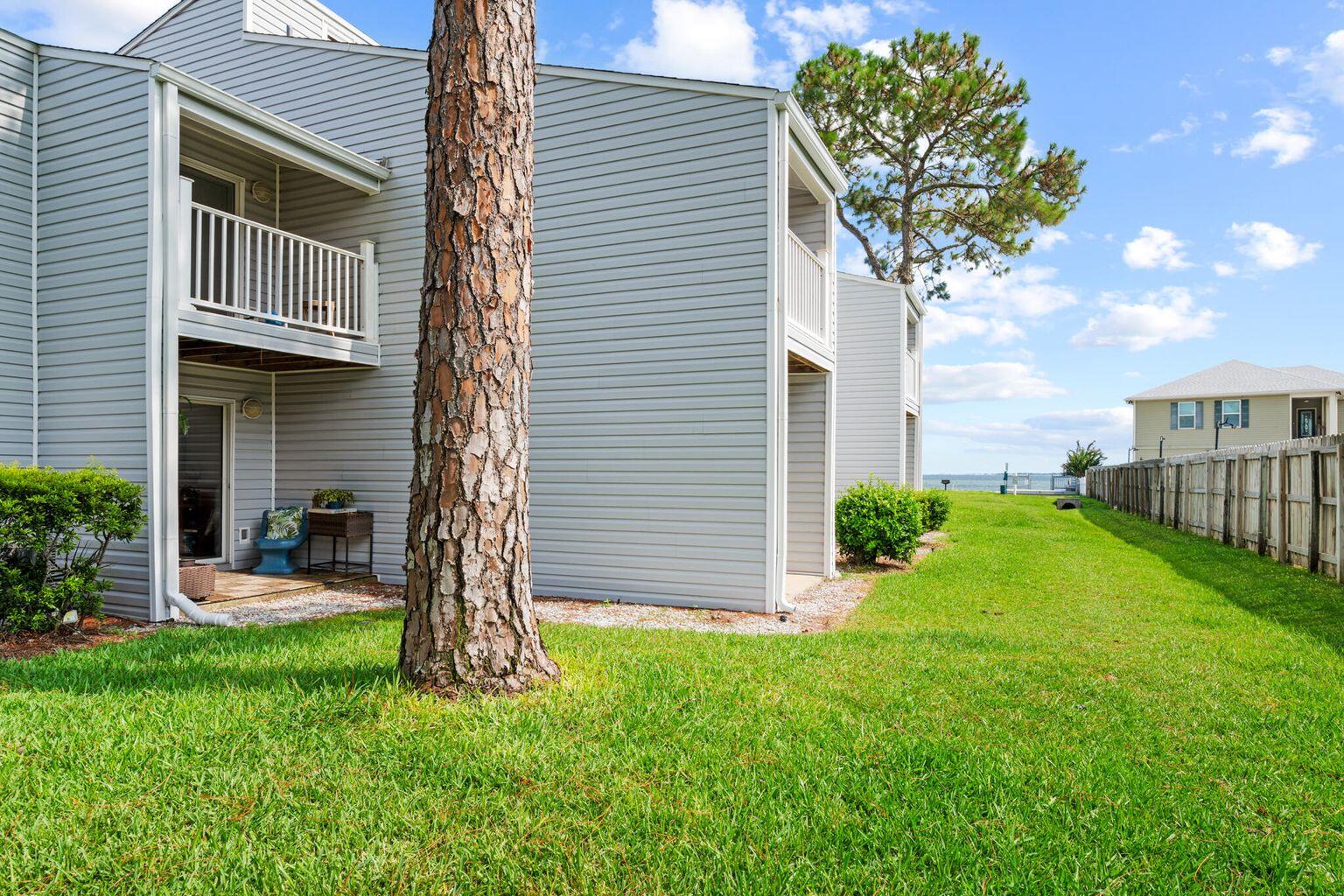 FINISTERRA CONDO - Residential