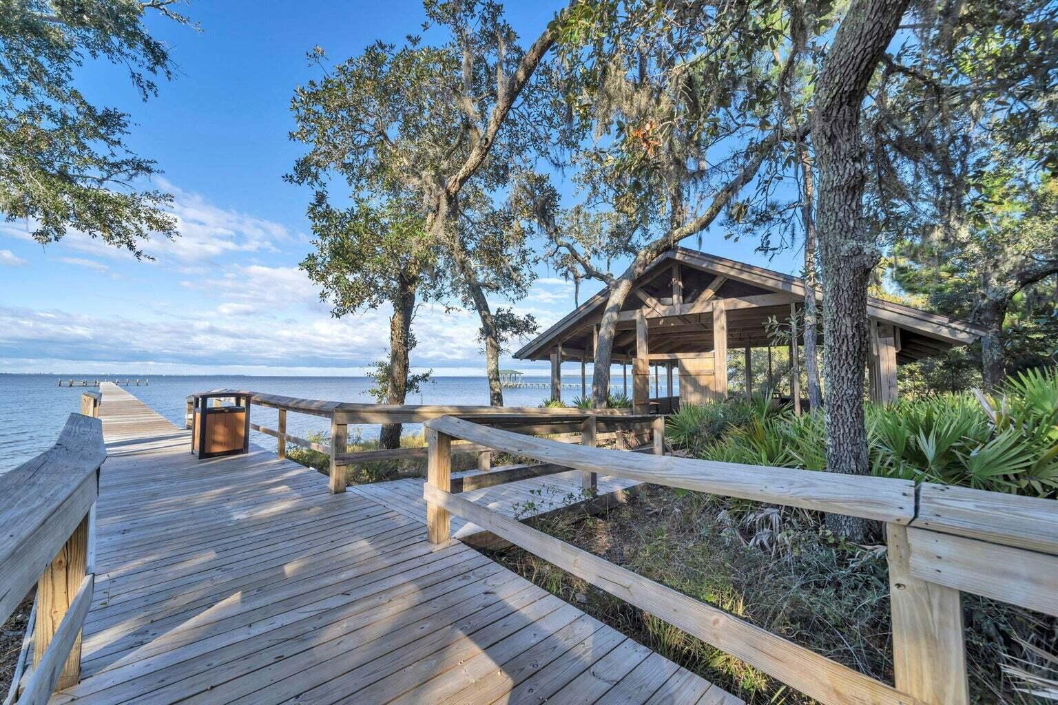 STEAMBOAT LANDING - Residential