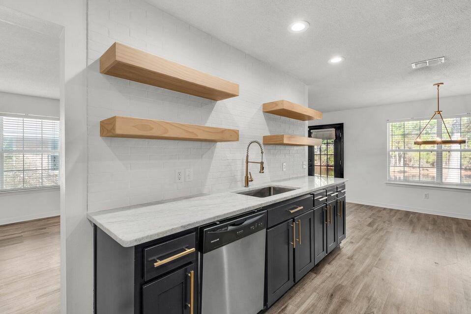PARKER'S LANDING - Residential Lease