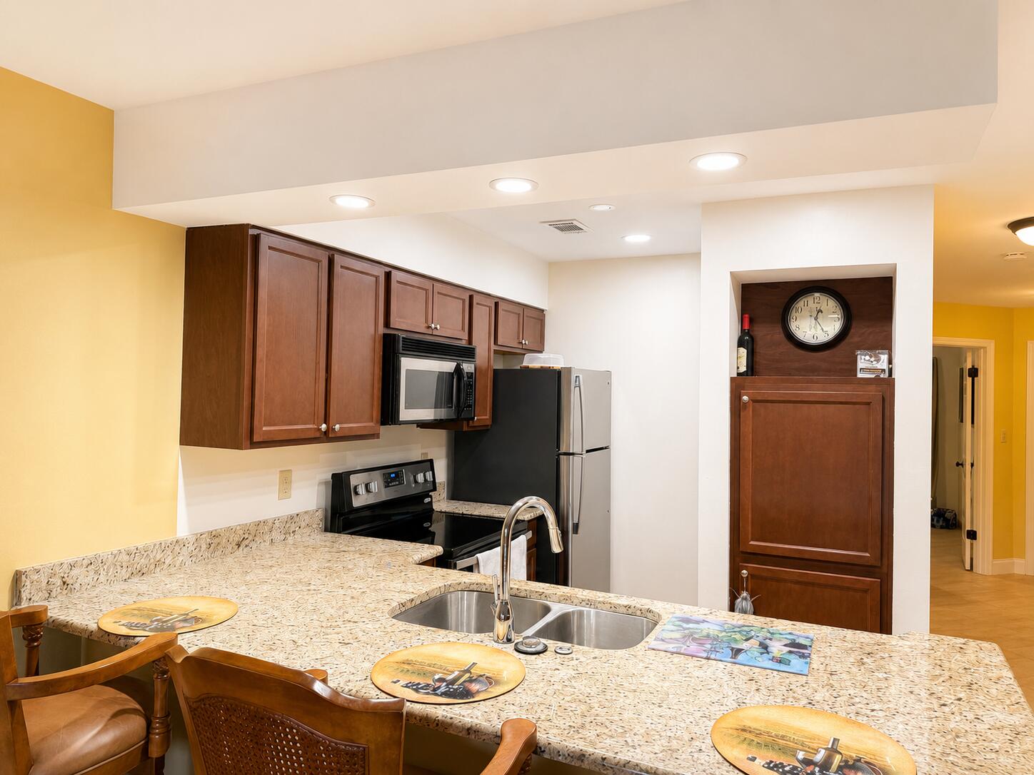 LAKESIDE CONDO AT BLUEWATER BAY - Residential