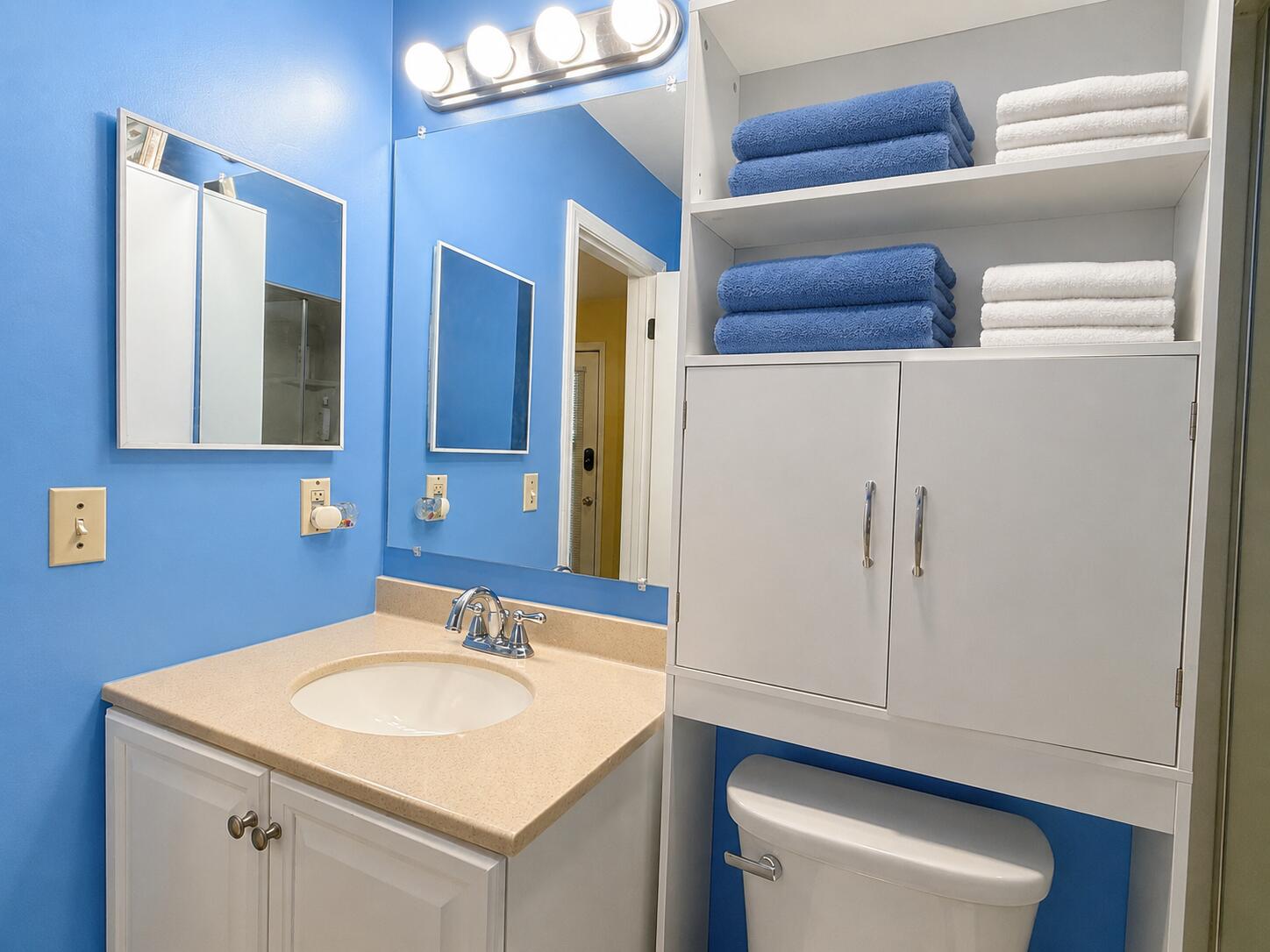 LAKESIDE CONDO AT BLUEWATER BAY - Residential
