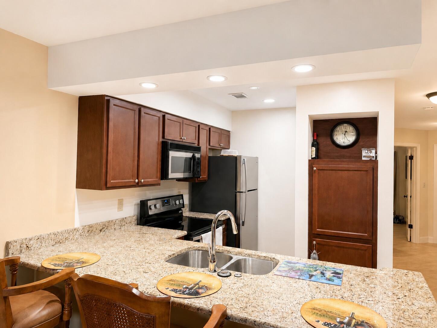 LAKESIDE CONDO AT BLUEWATER BAY - Residential