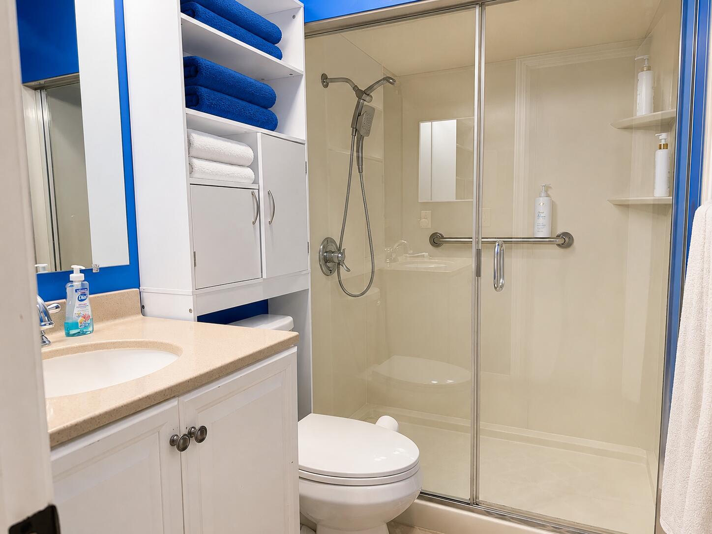 LAKESIDE CONDO AT BLUEWATER BAY - Residential