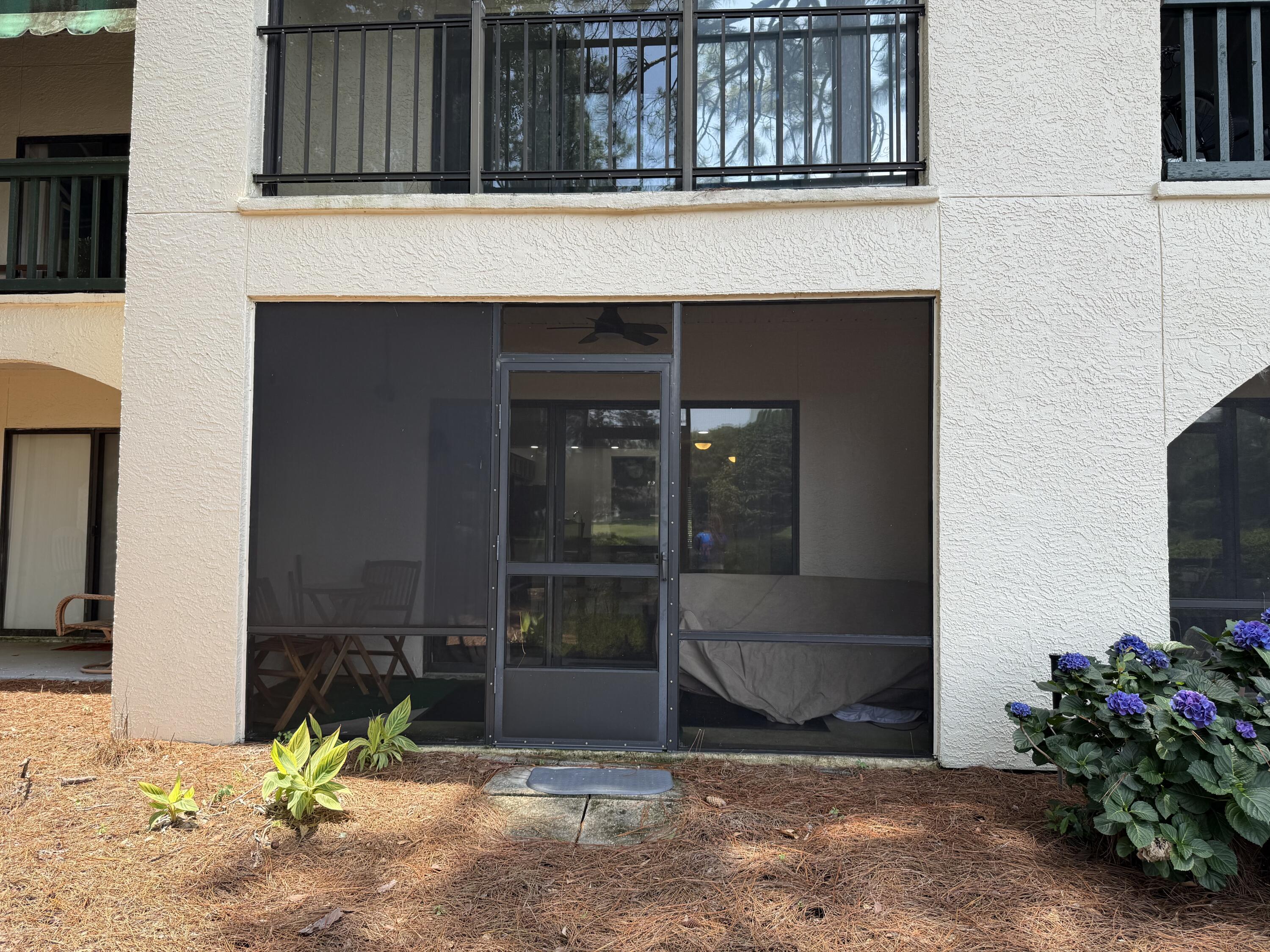 LAKESIDE CONDO AT BLUEWATER BAY - Residential