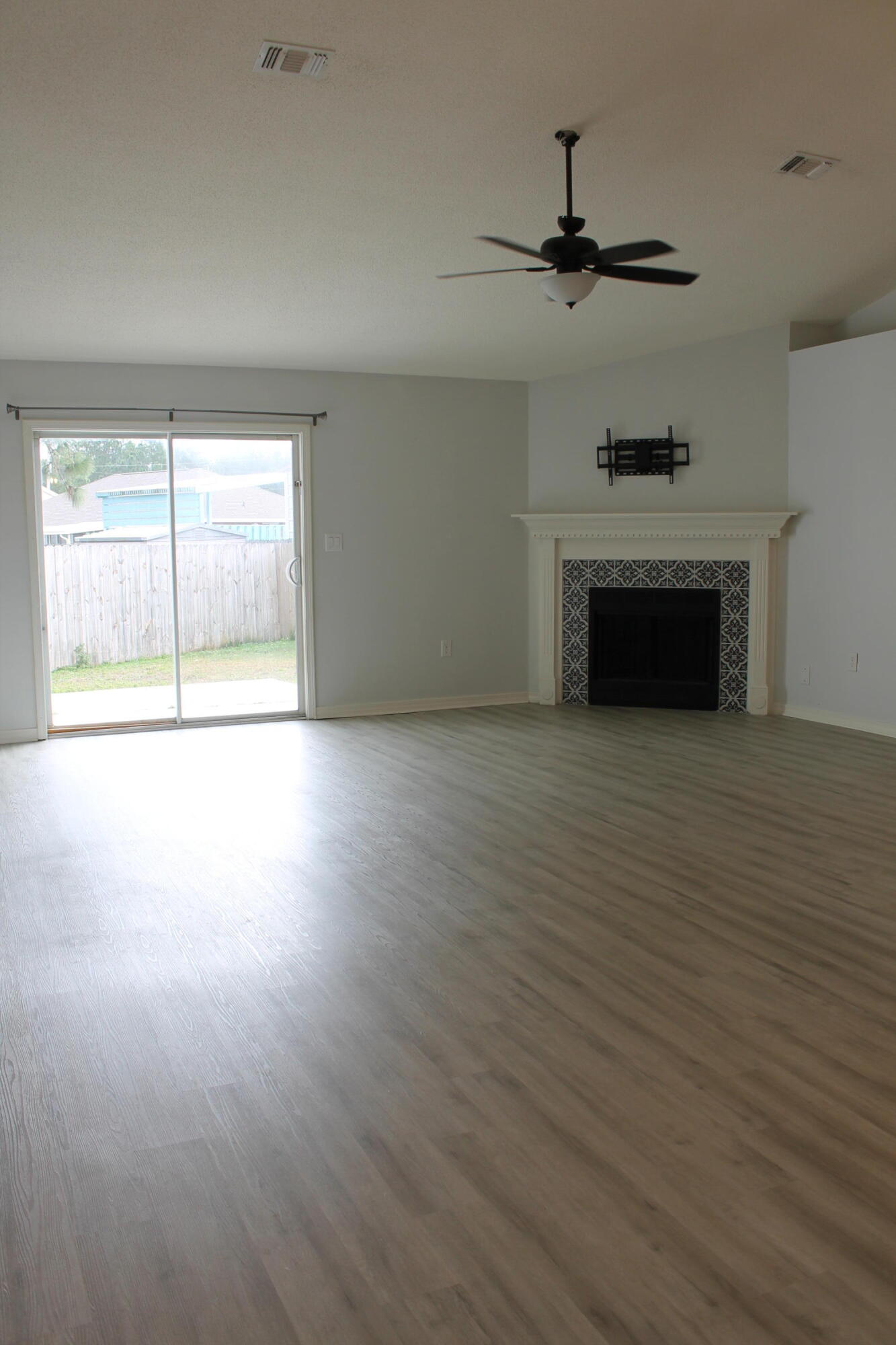 HAMPTON RIDGE ESTATES - Residential Lease