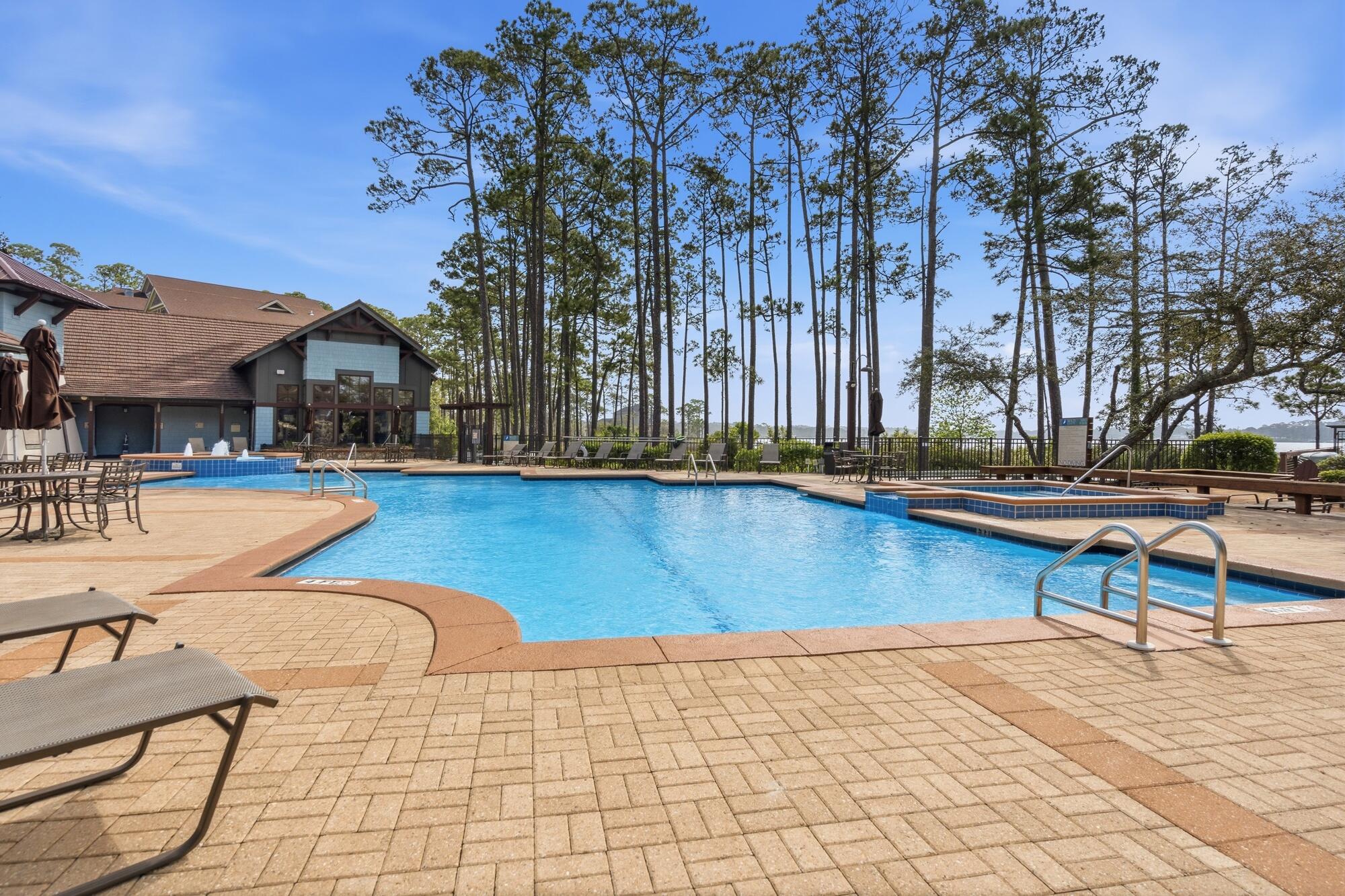 WILD HERON LAKESIDE LODGE - Residential