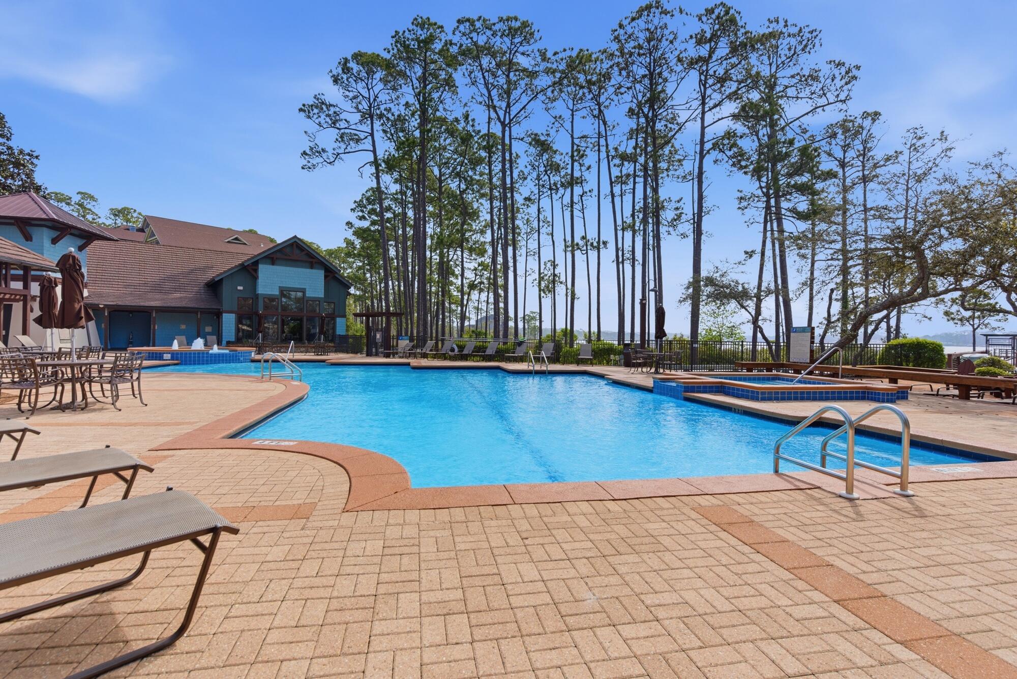 WILD HERON LAKESIDE LODGE - Residential