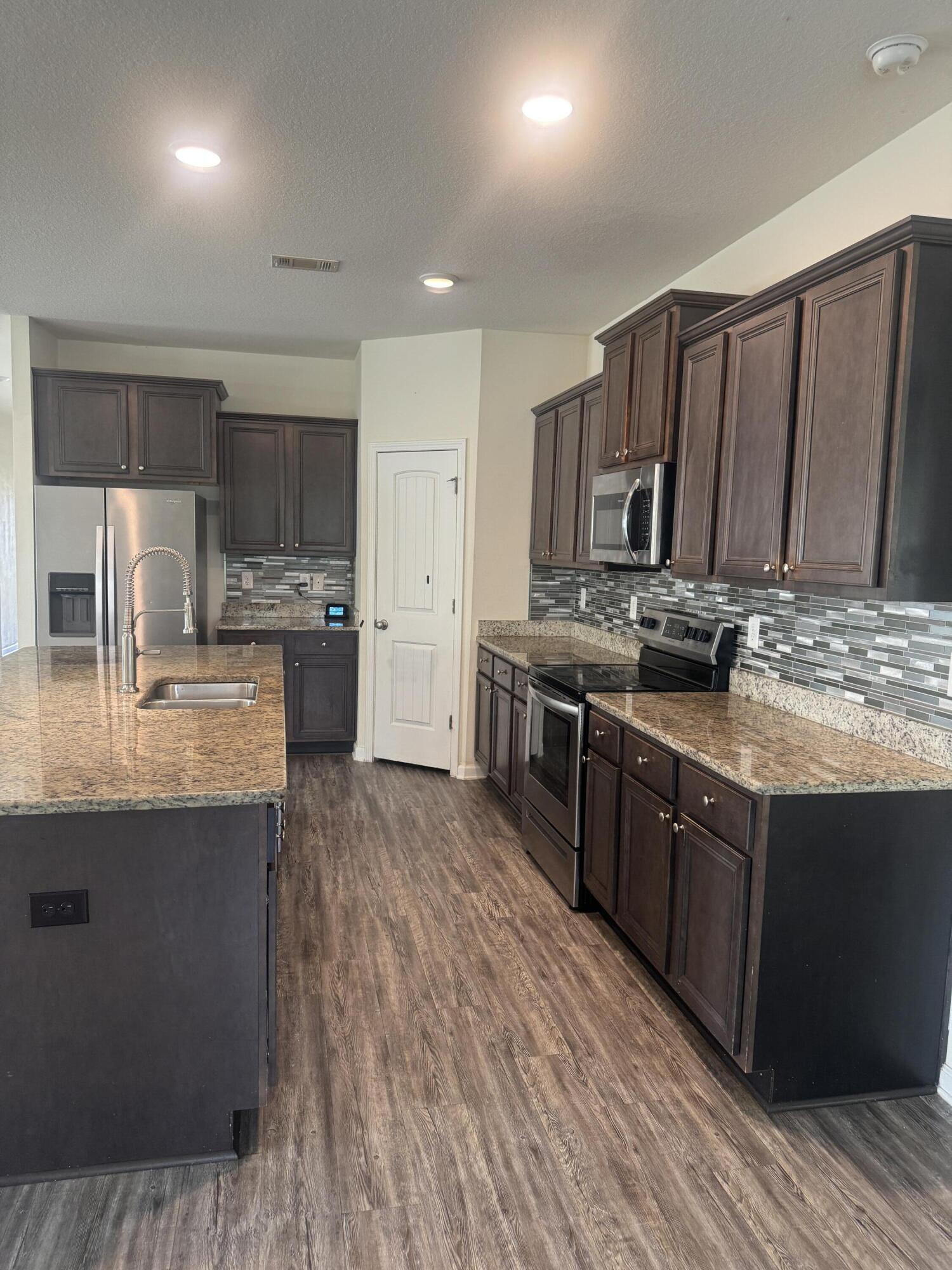 Redstone Commons - Residential Lease