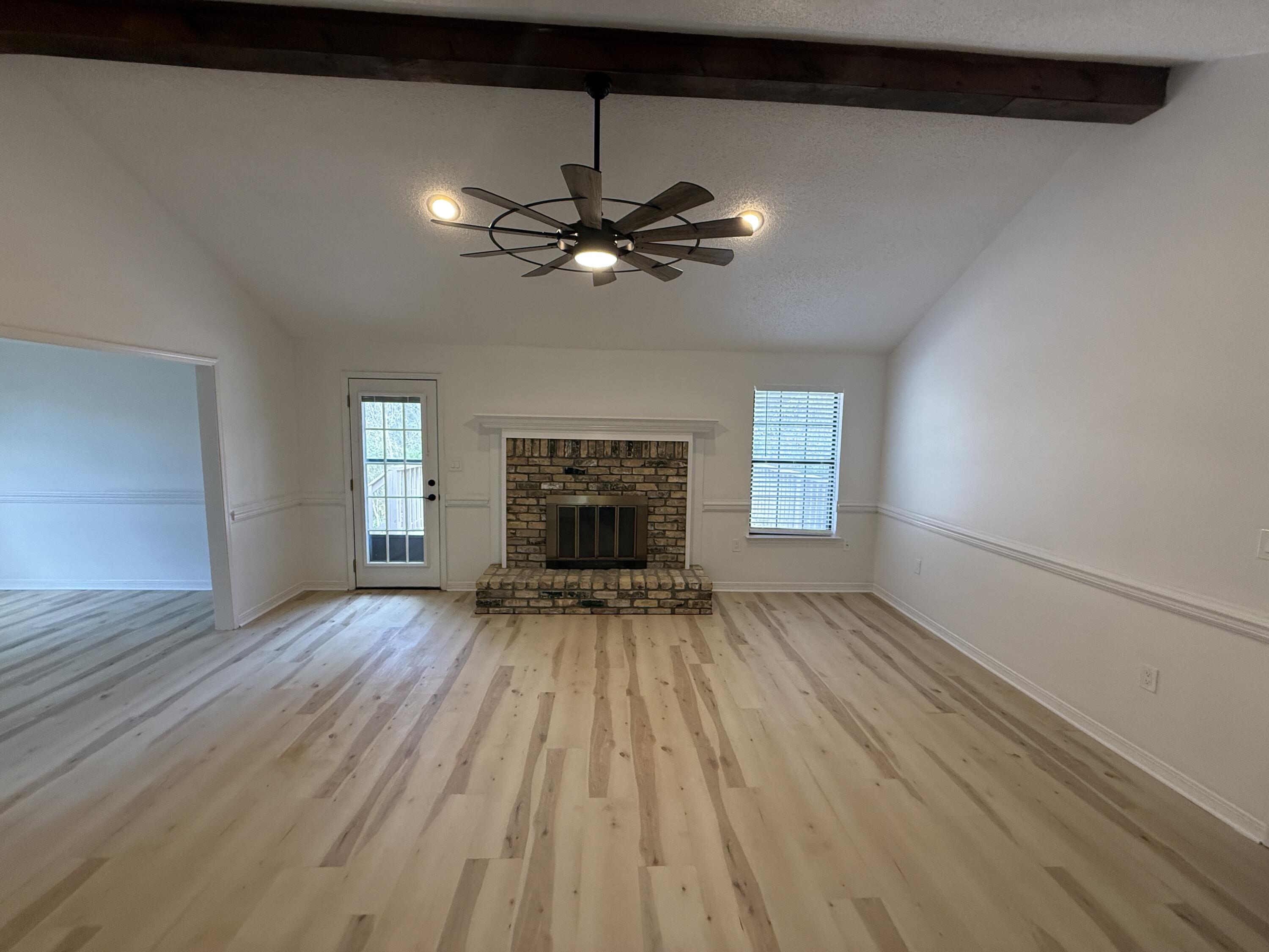 MARY ESTHER MANOR - Residential