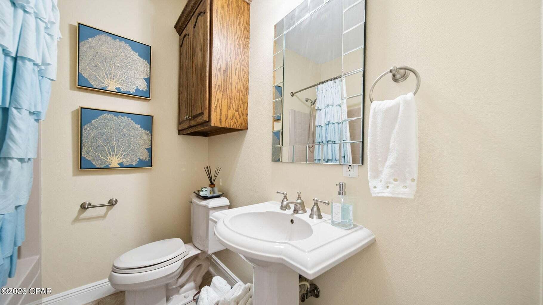 HARBOR OAKS - Residential