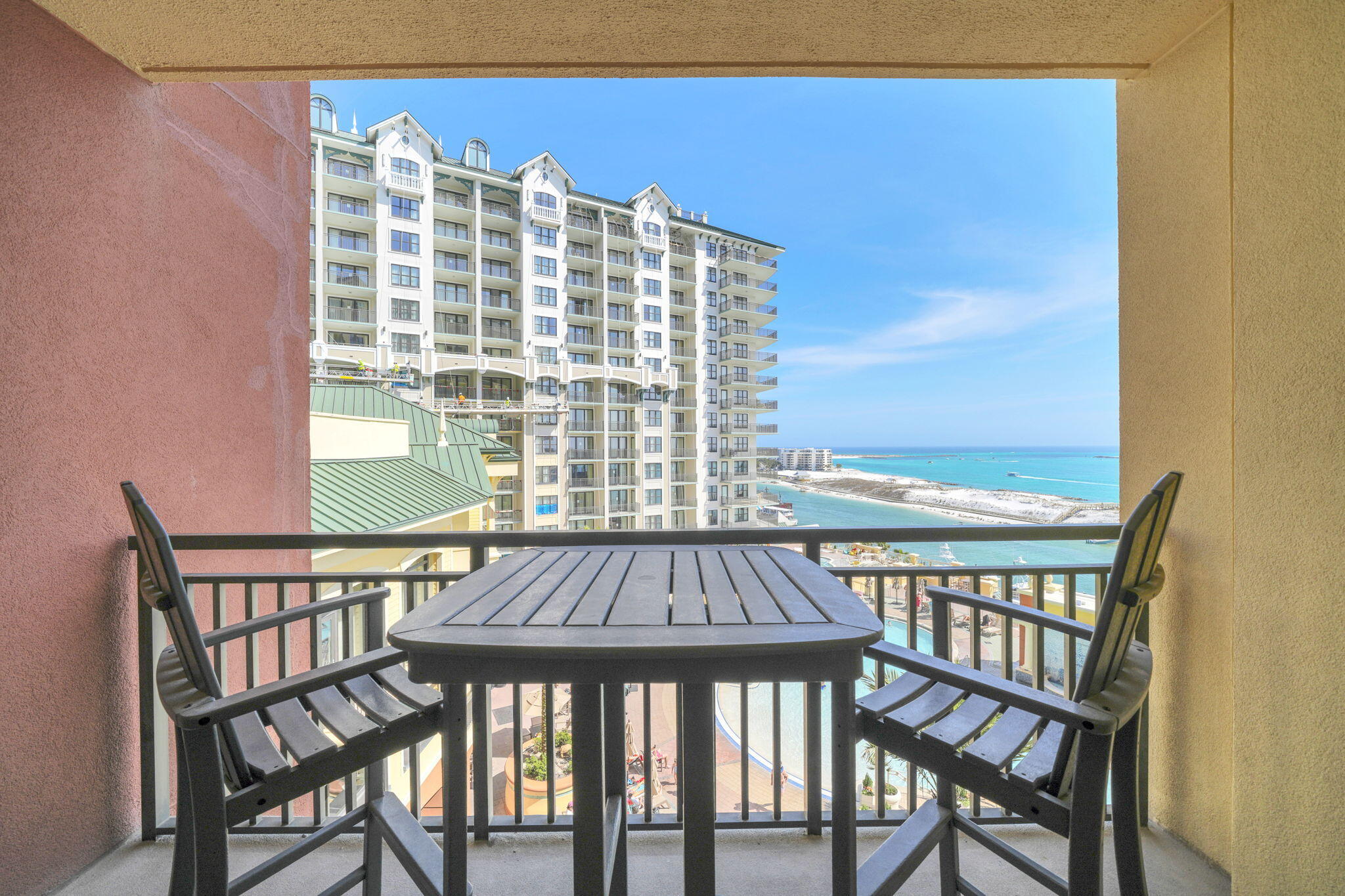 EMERALD GRANDE WEST - Residential