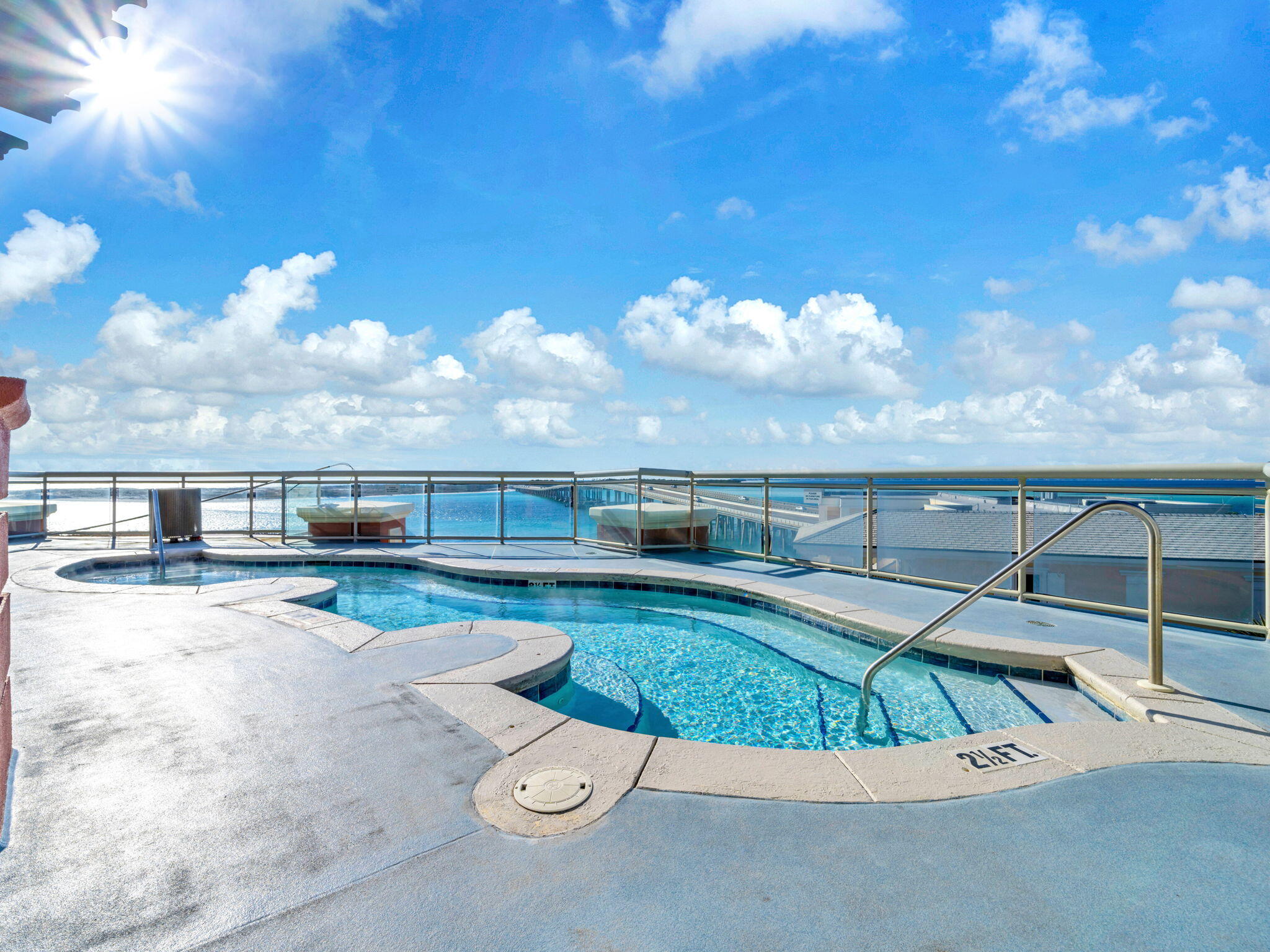 EMERALD GRANDE WEST - Residential